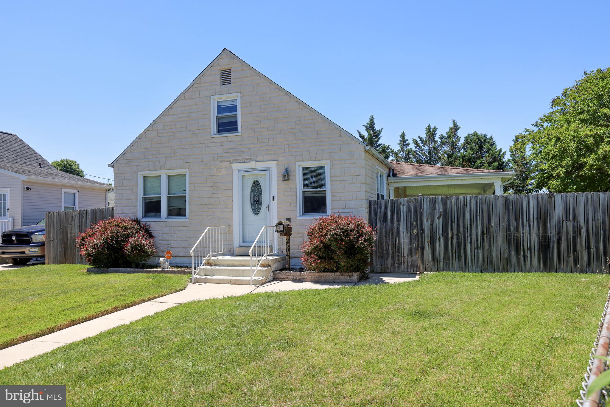 LYNBROOK - Residential