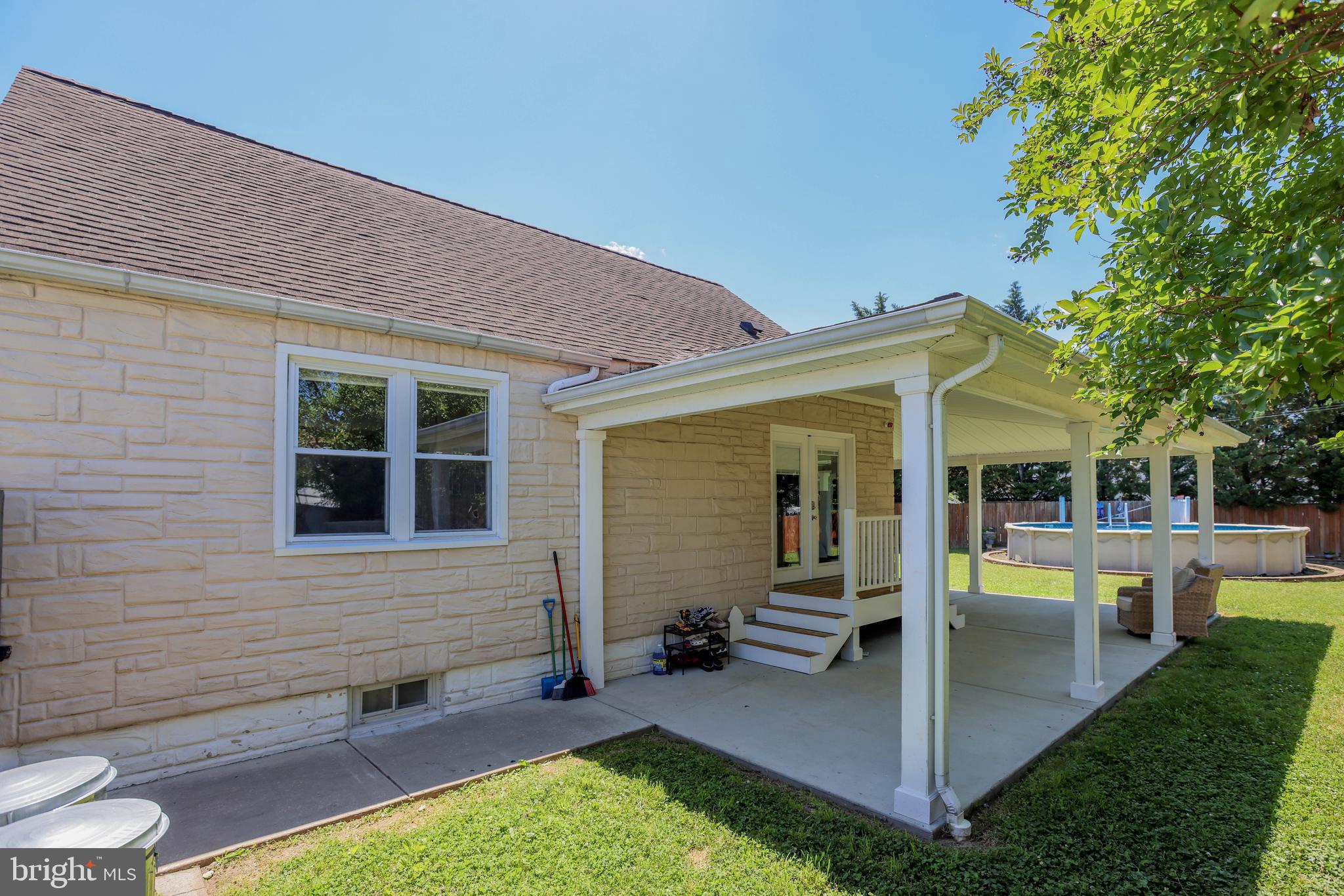 LYNBROOK - Residential