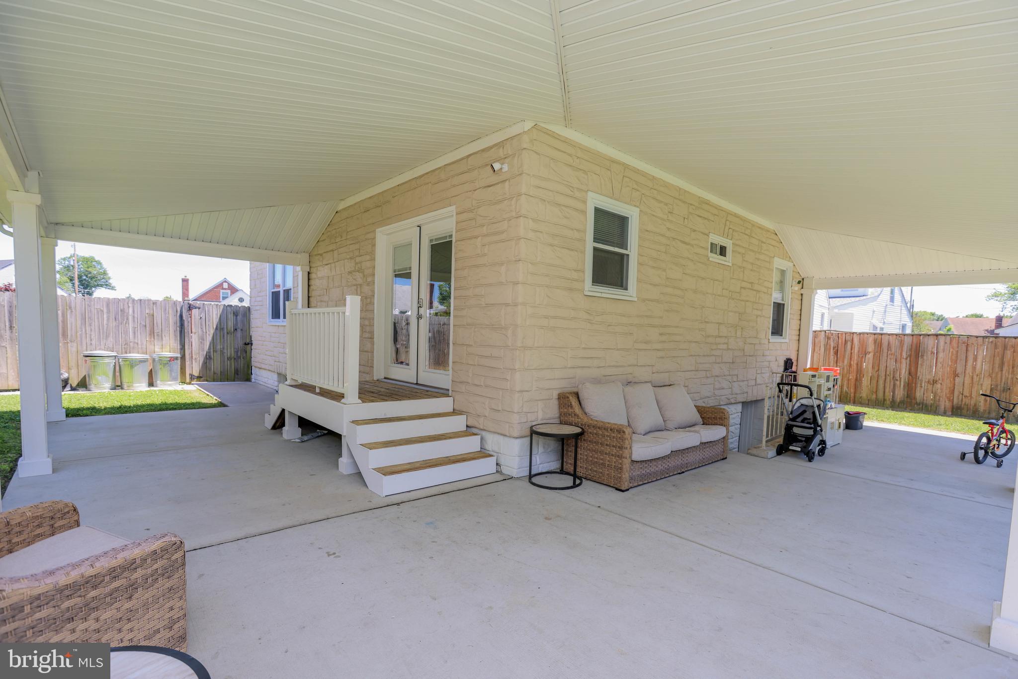 LYNBROOK - Residential