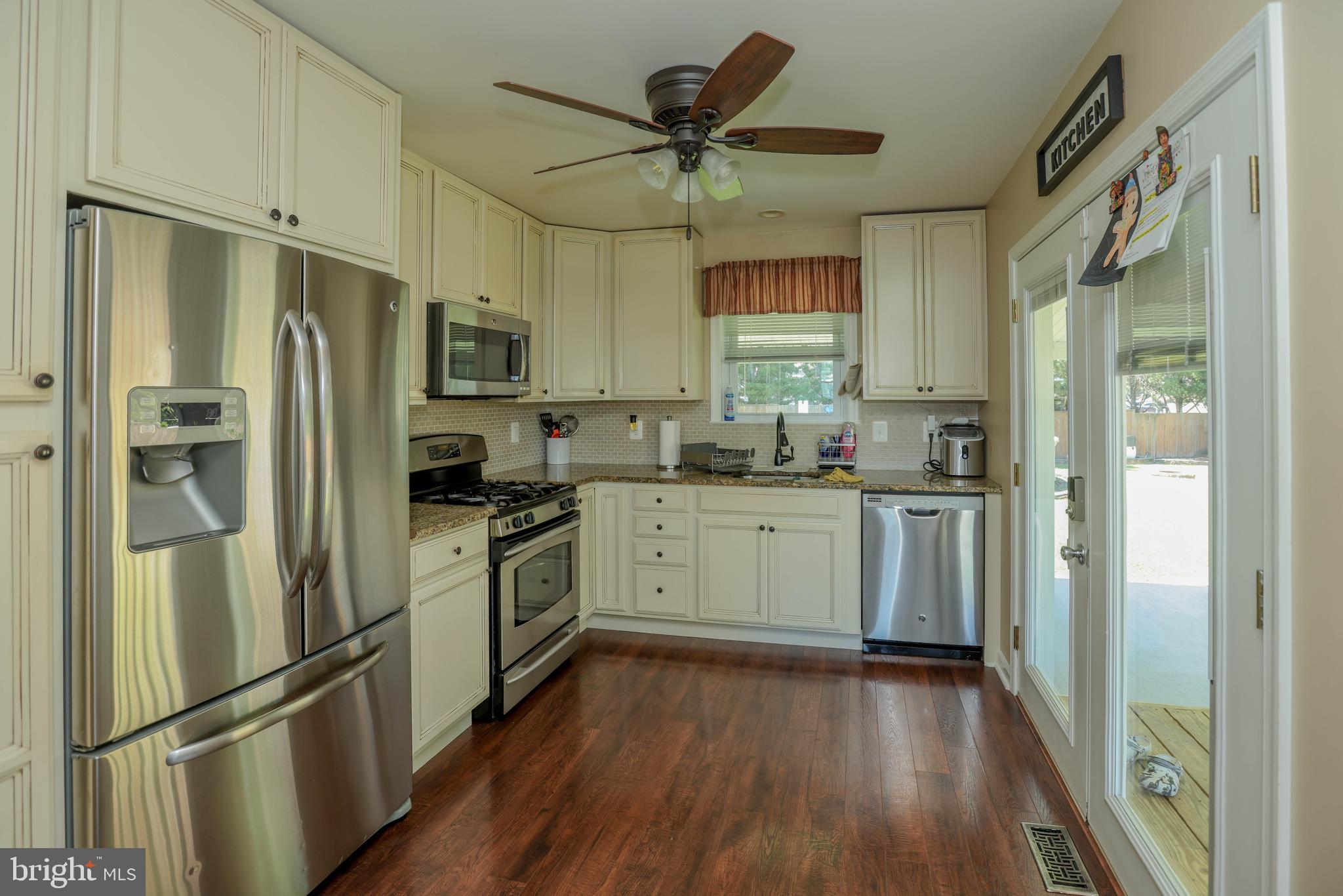 LYNBROOK - Residential