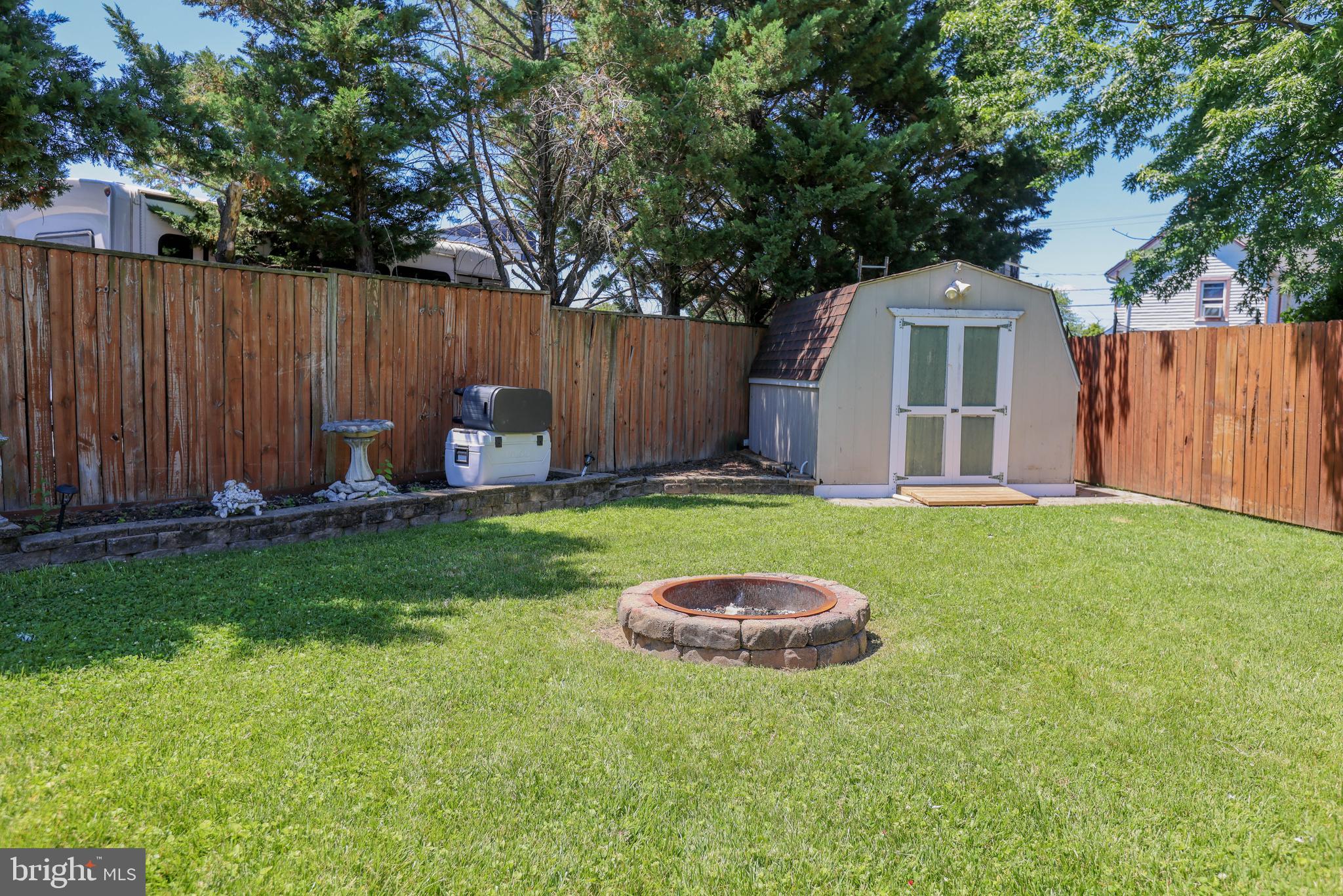 LYNBROOK - Residential