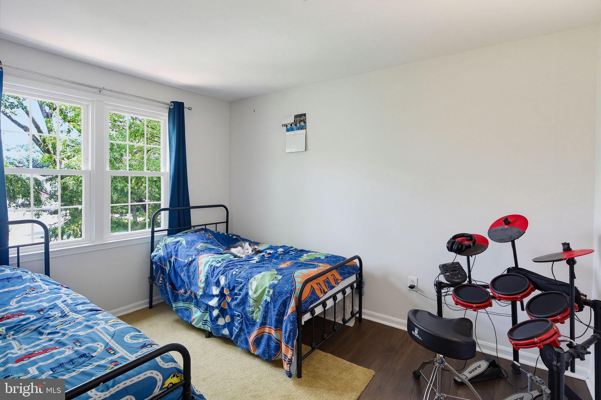 SHADY GROVE VILLAGE - Residential