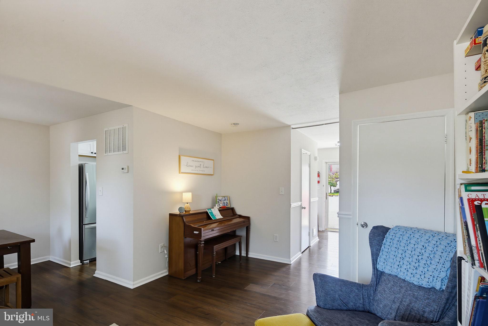 SHADY GROVE VILLAGE - Residential