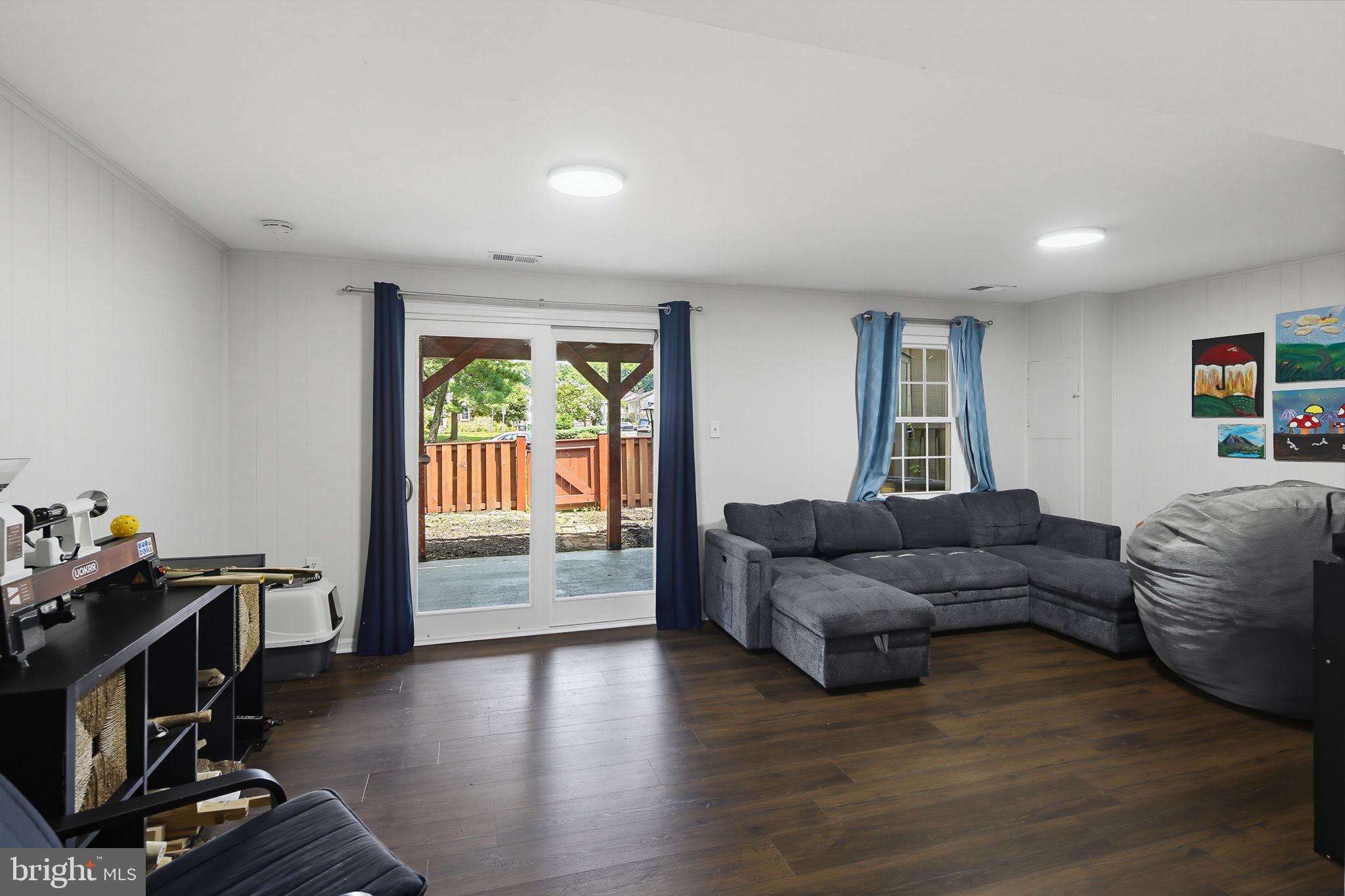 SHADY GROVE VILLAGE - Residential