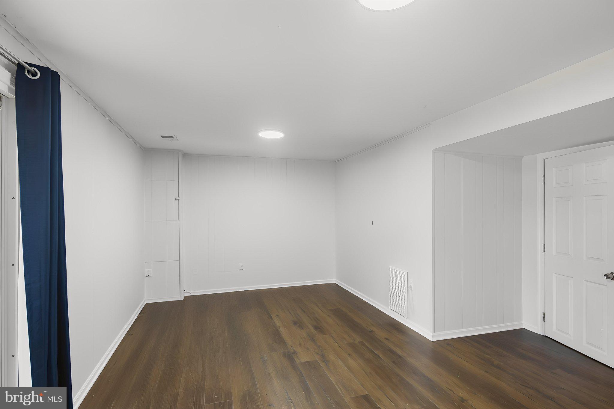 SHADY GROVE VILLAGE - Residential