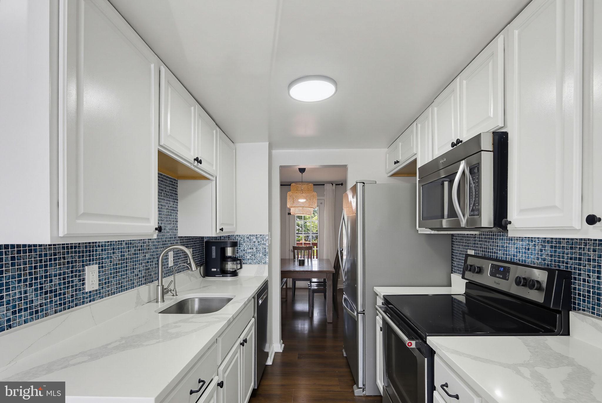 SHADY GROVE VILLAGE - Residential