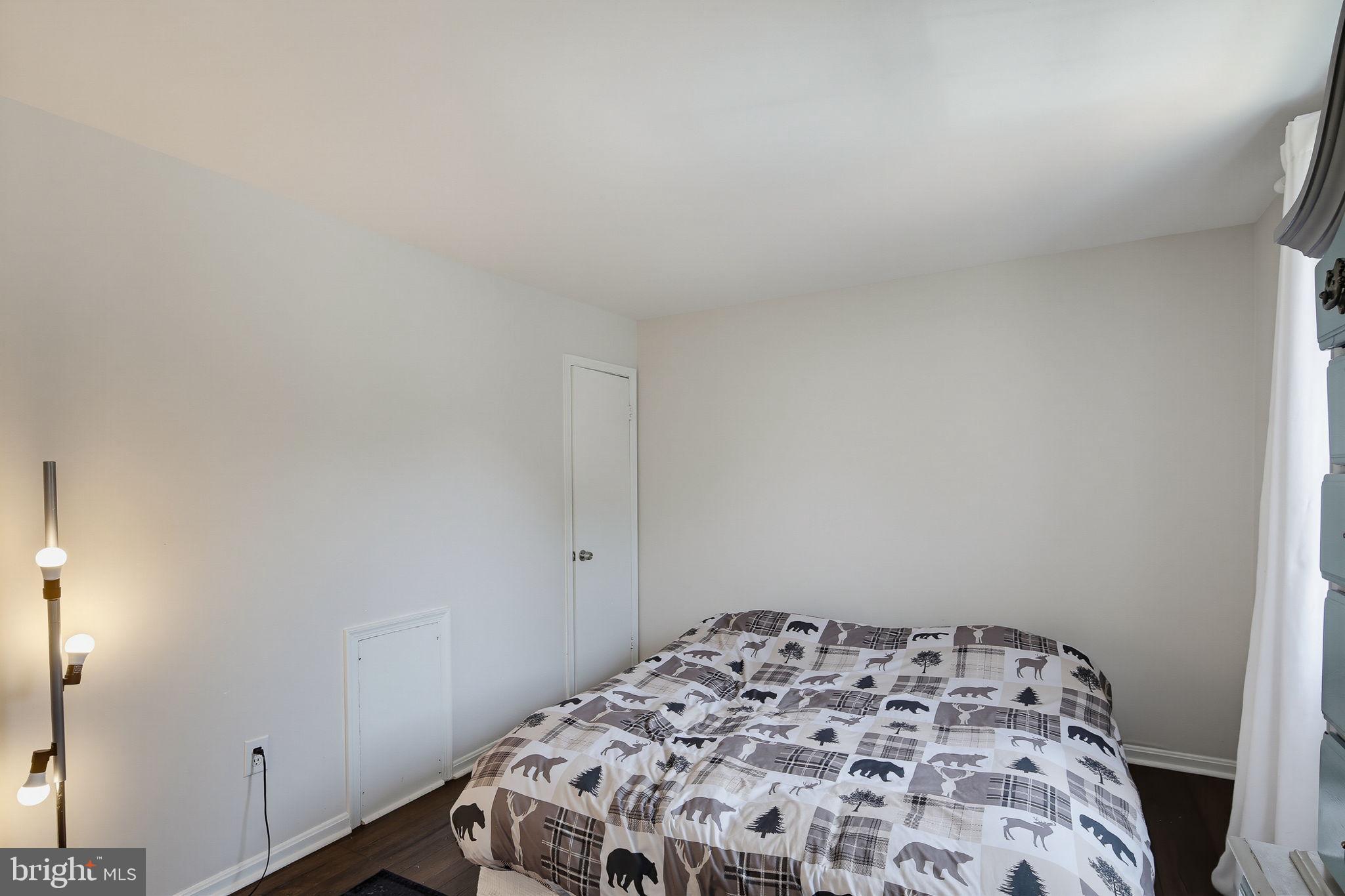 SHADY GROVE VILLAGE - Residential