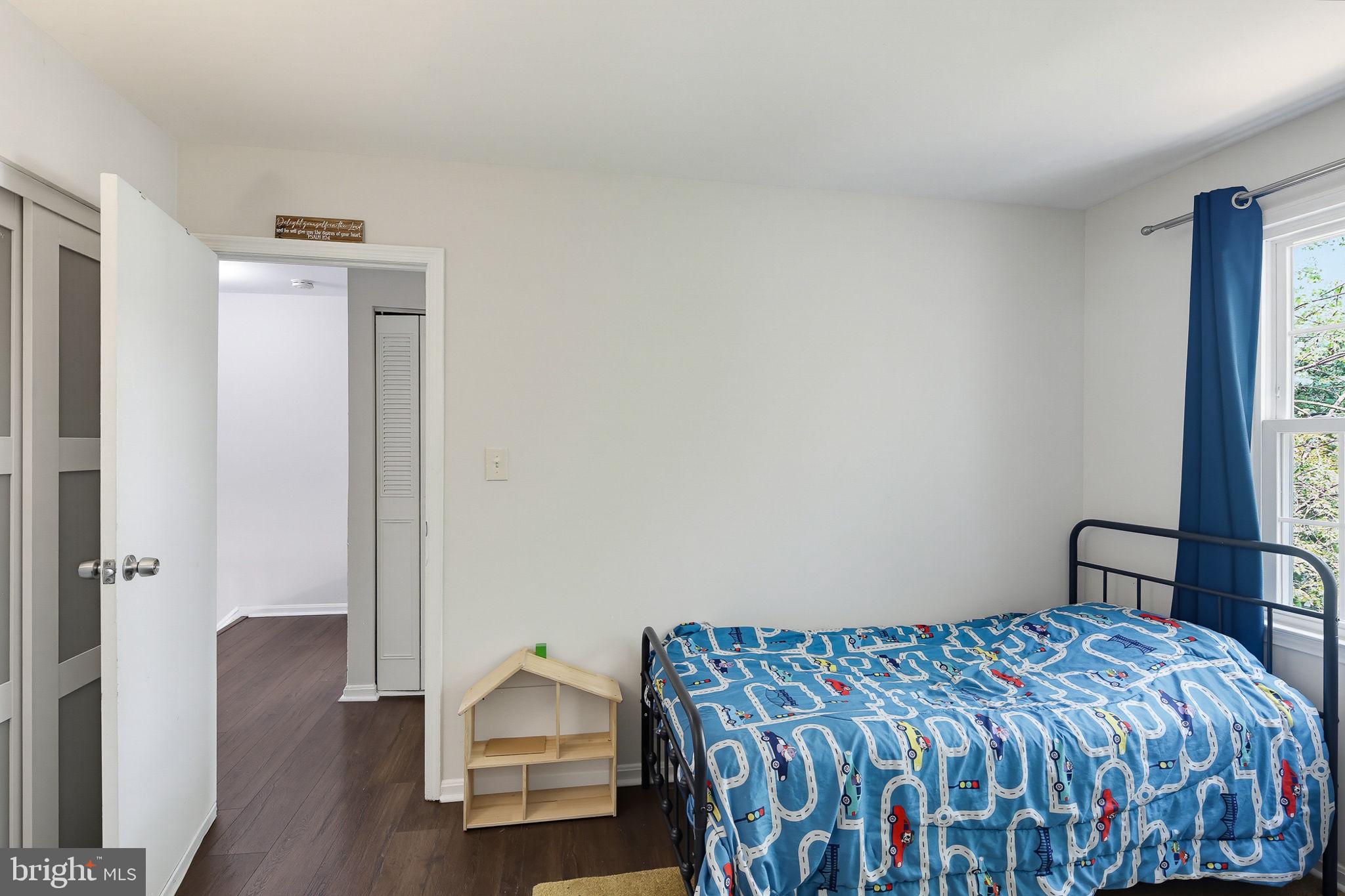 SHADY GROVE VILLAGE - Residential