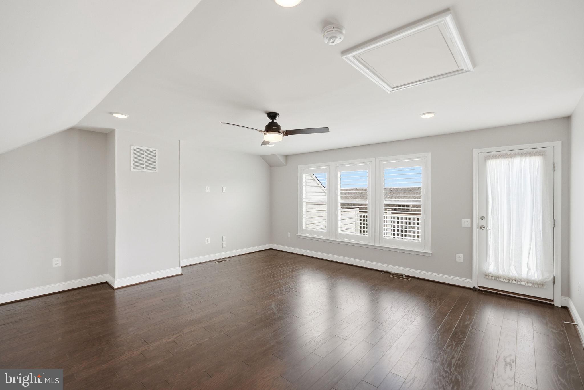 WALNEY ROAD - Residential