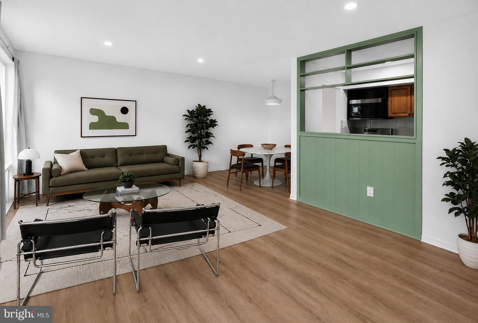 FALLS PLAZA - Residential