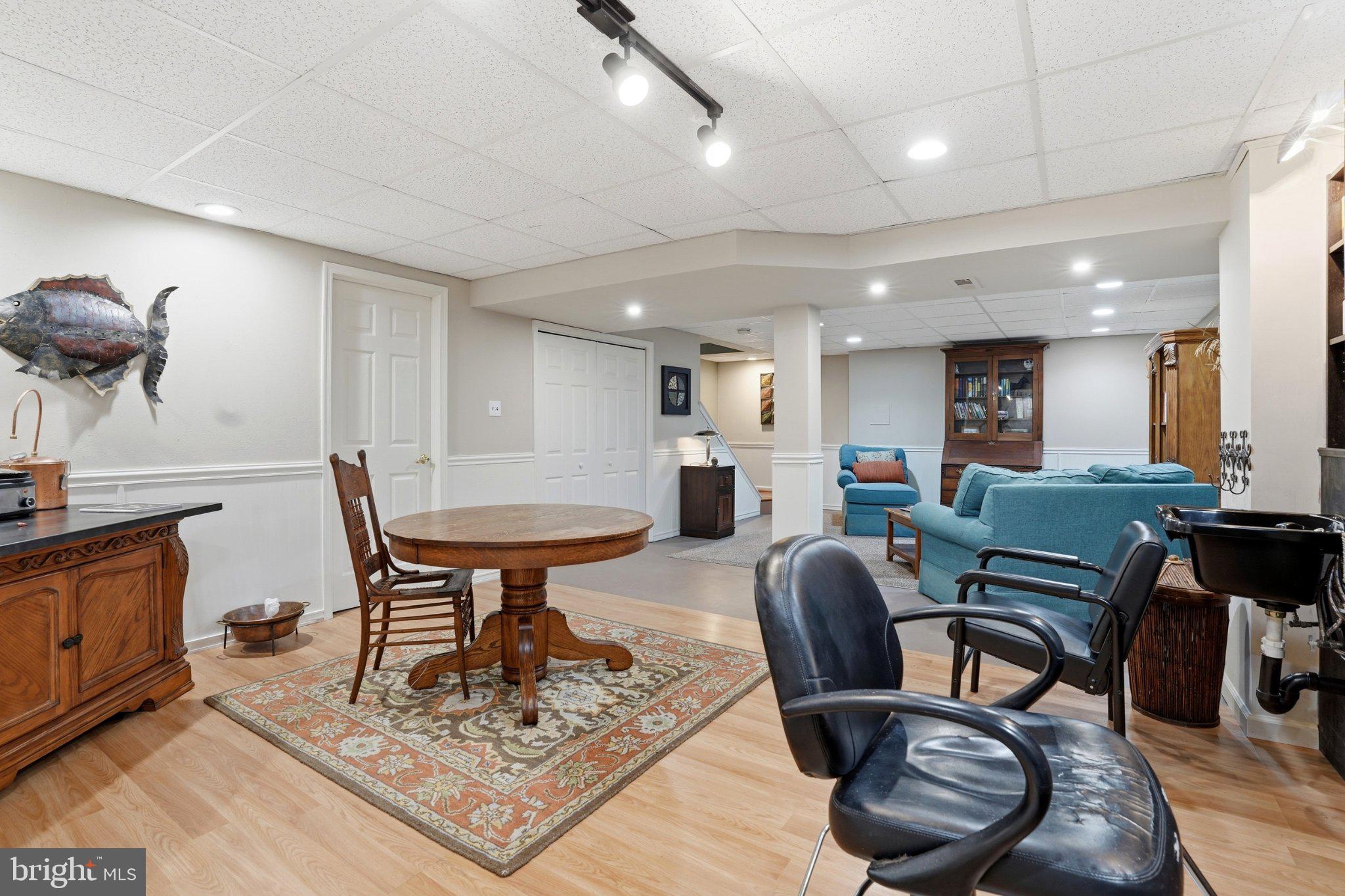 PEAR TREE VIL - Residential