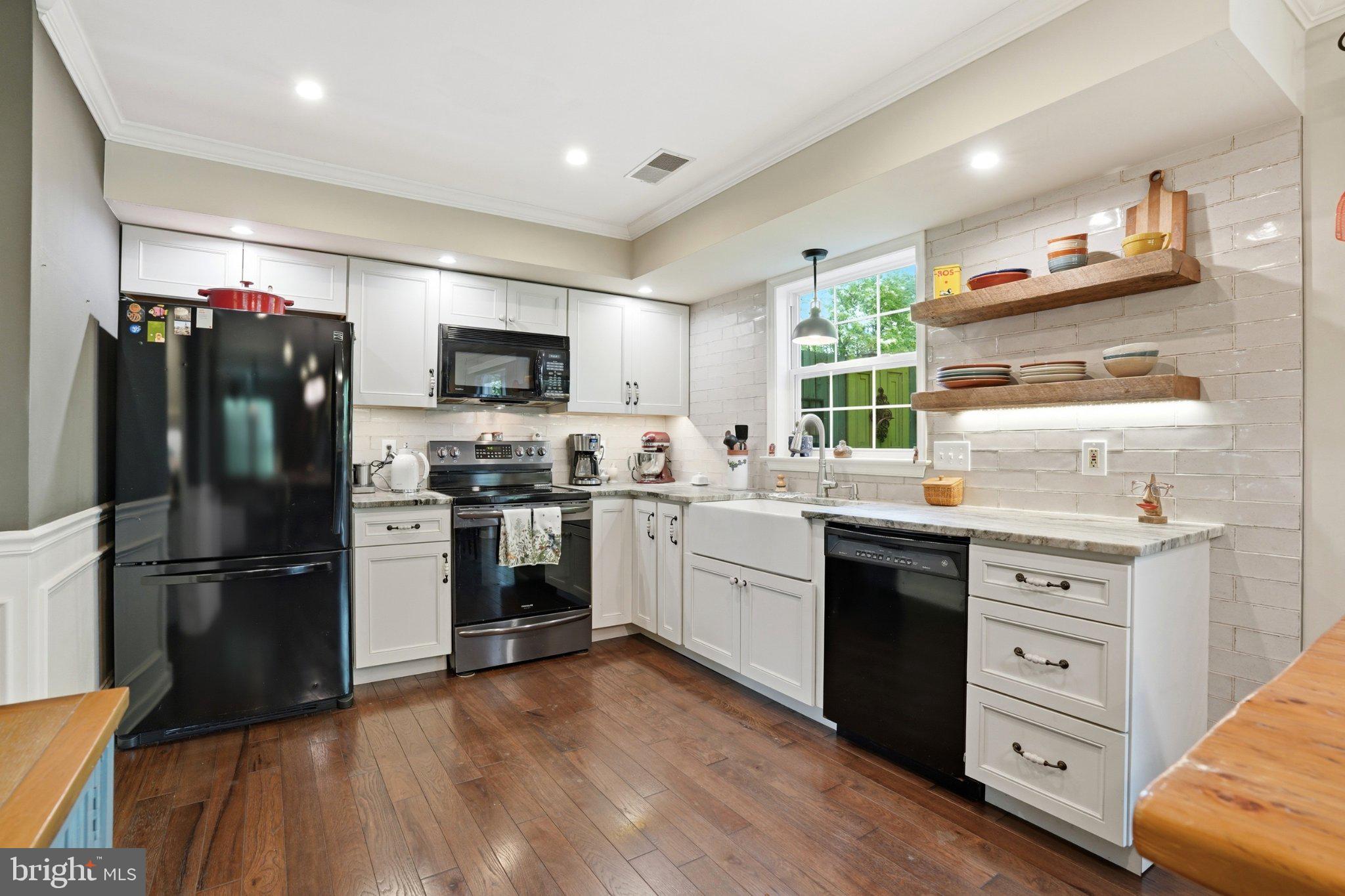 PEAR TREE VIL - Residential