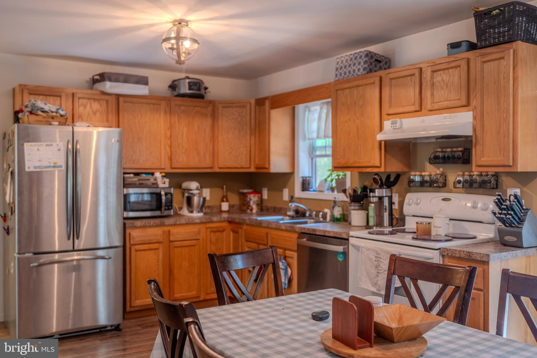 CAPTAIN'S COVE - Residential