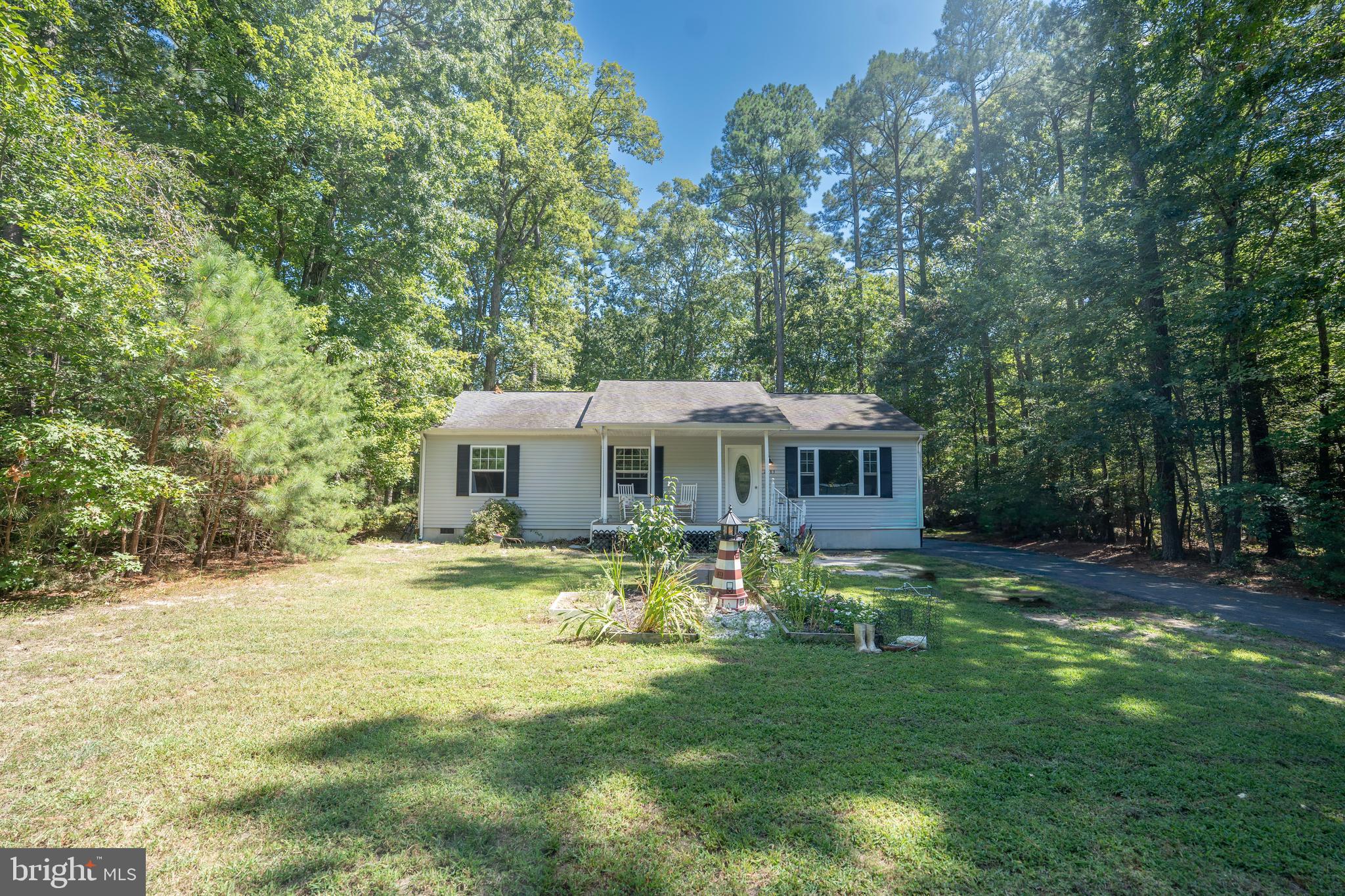 CAPTAIN'S COVE - Residential