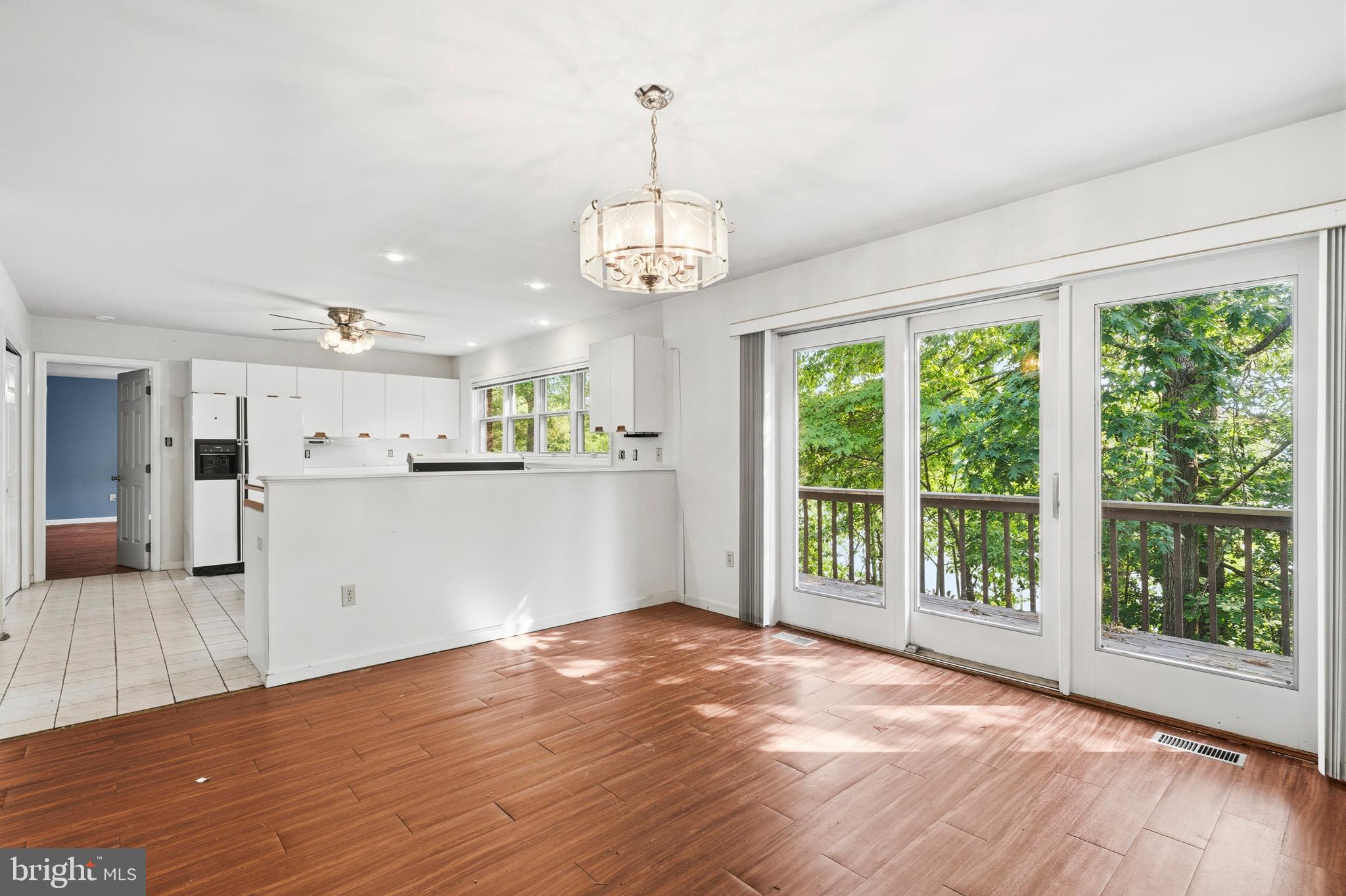 WHITE SANDS - Residential