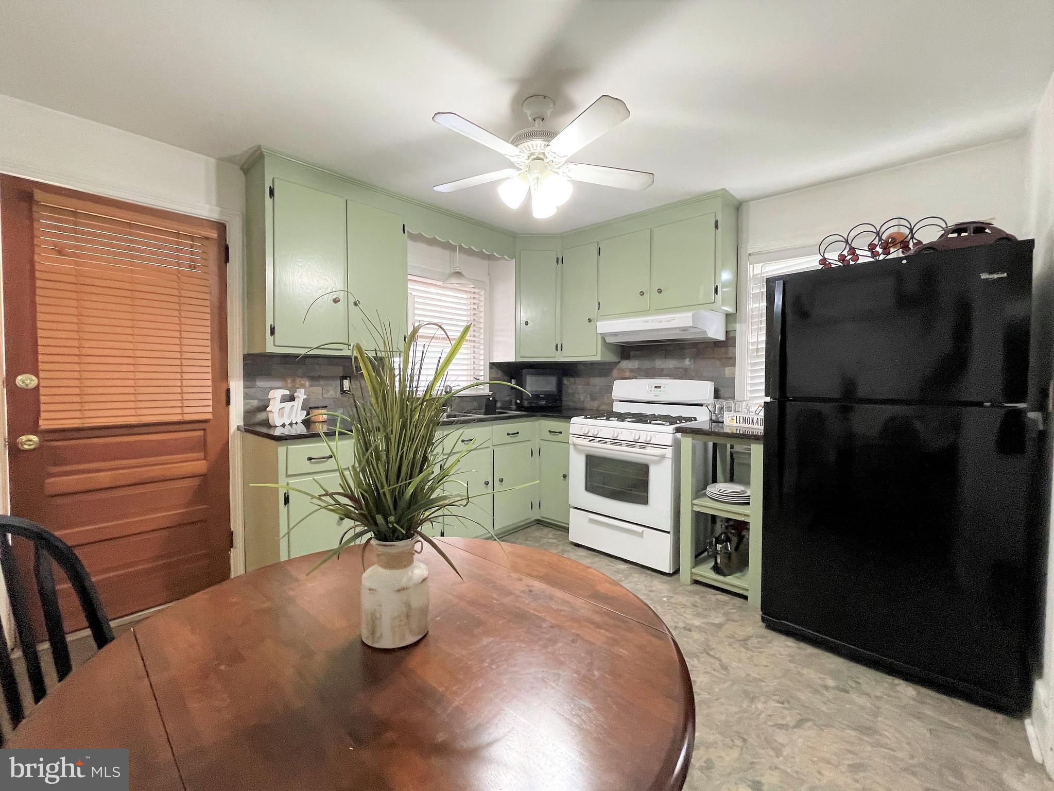 CRUMPTON - Residential
