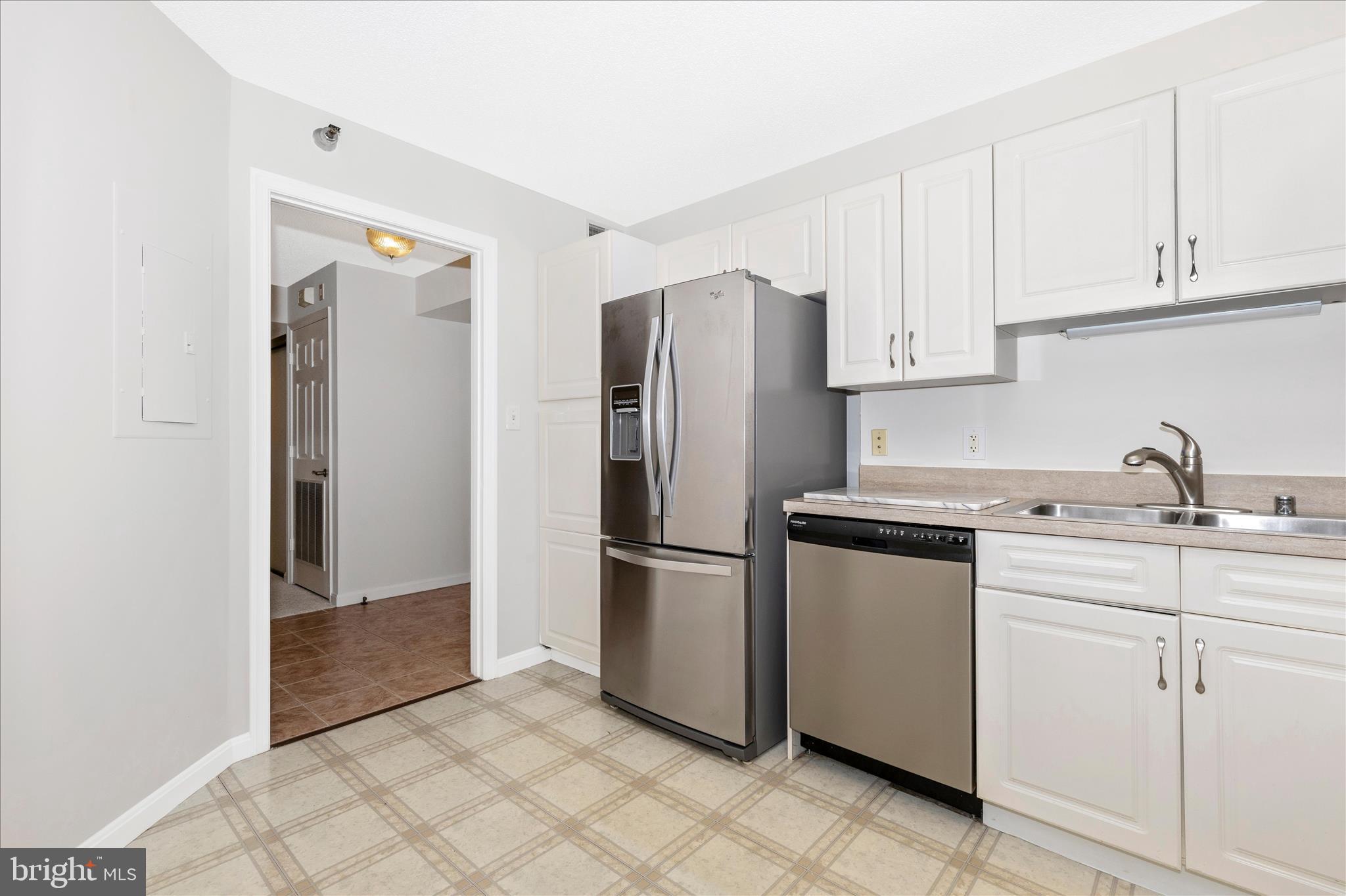 LEISURE WORLD - Residential