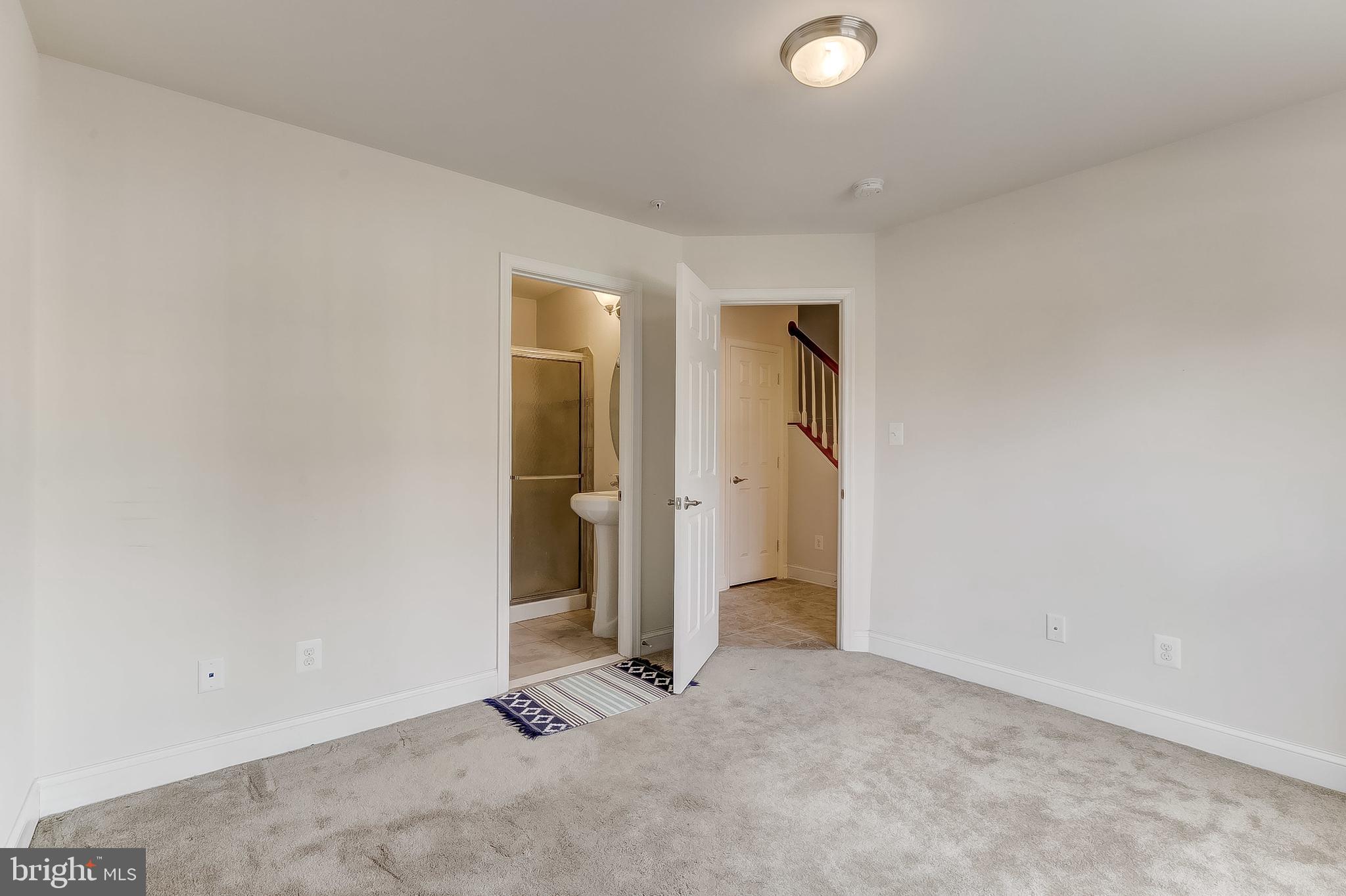 CAMDEN CROSSING - Residential Lease