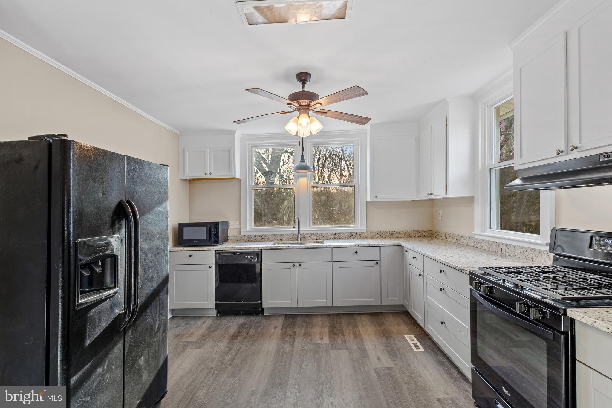 LOCUST POINT - Residential