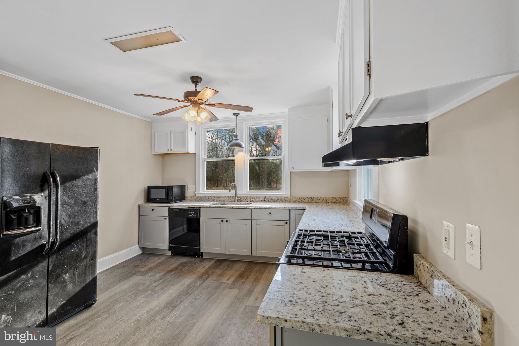 LOCUST POINT - Residential
