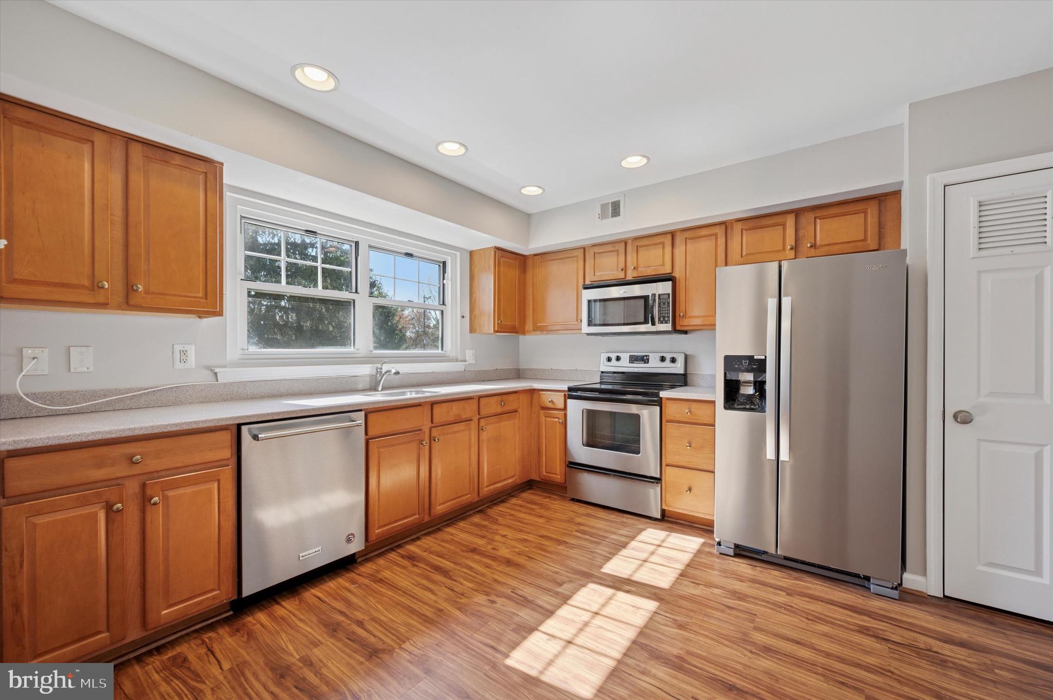 OXFORD OF BLUE BELL - Residential