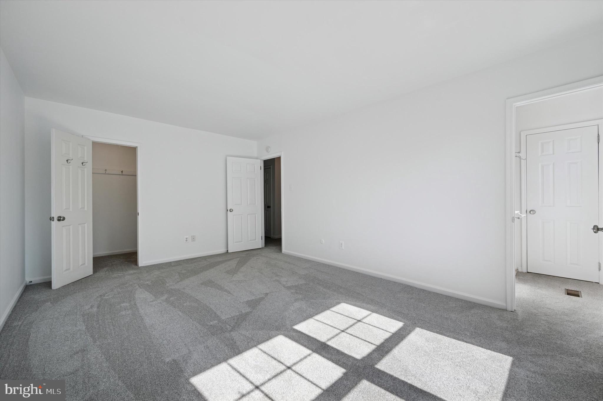 OXFORD OF BLUE BELL - Residential