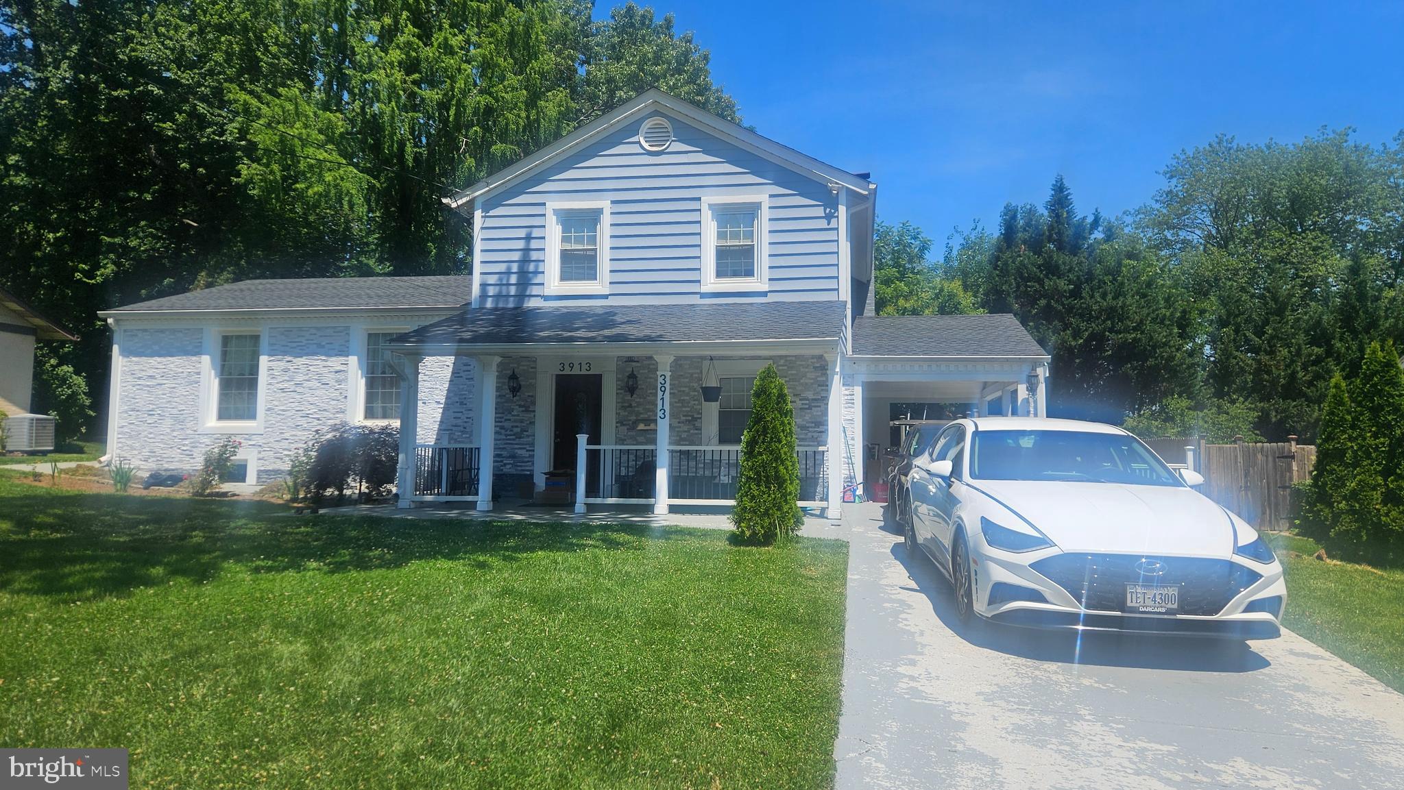 Come see this beautiful home, located in the heart of Annandale, close to shopping, restaurants, and more.