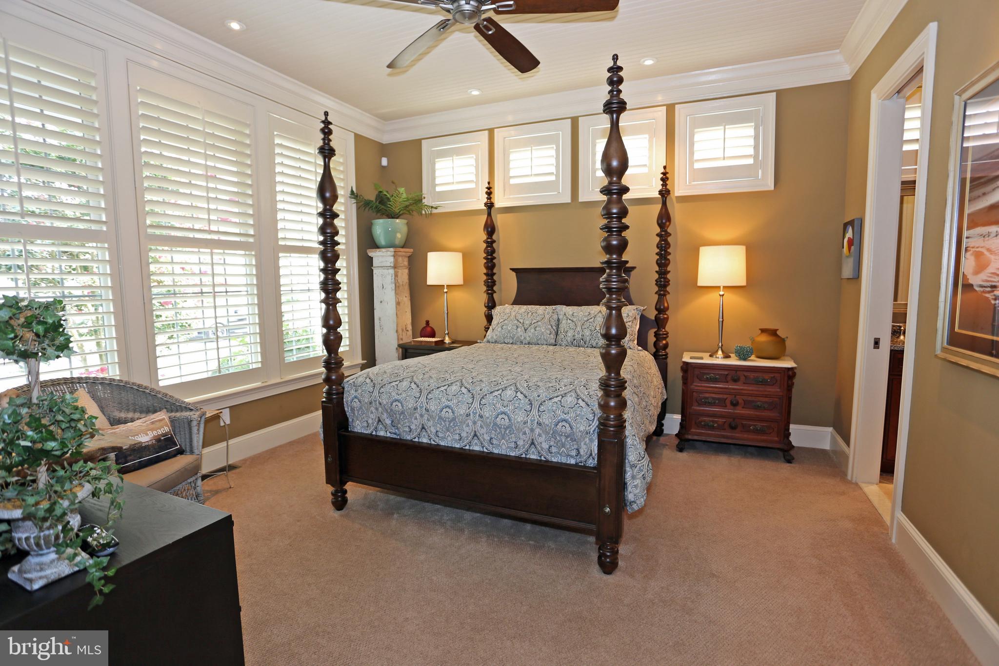COUNTRY CLUB ESTATES - Residential