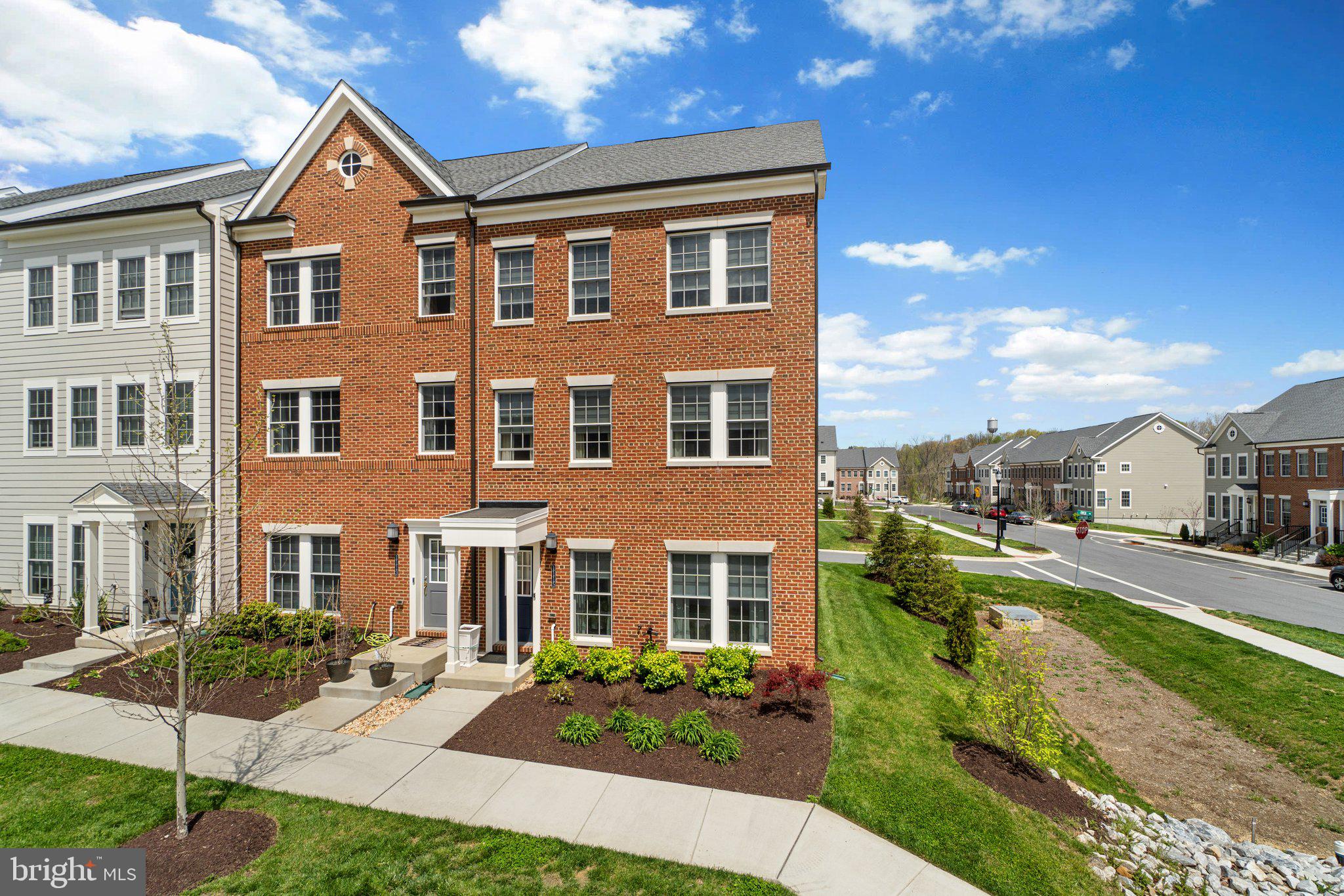 PARKSIDE AT WARFIELD - Residential