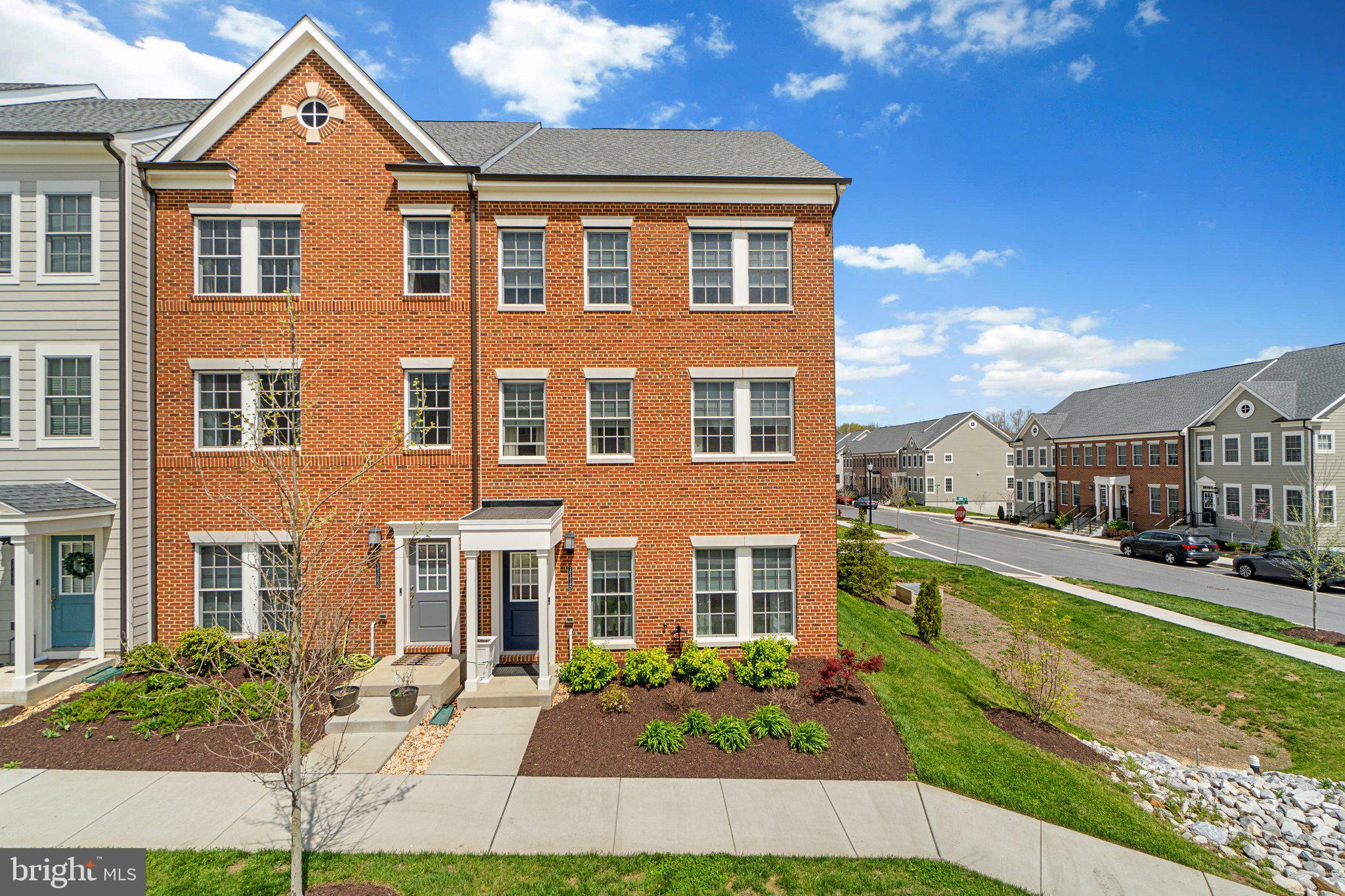 PARKSIDE AT WARFIELD - Residential