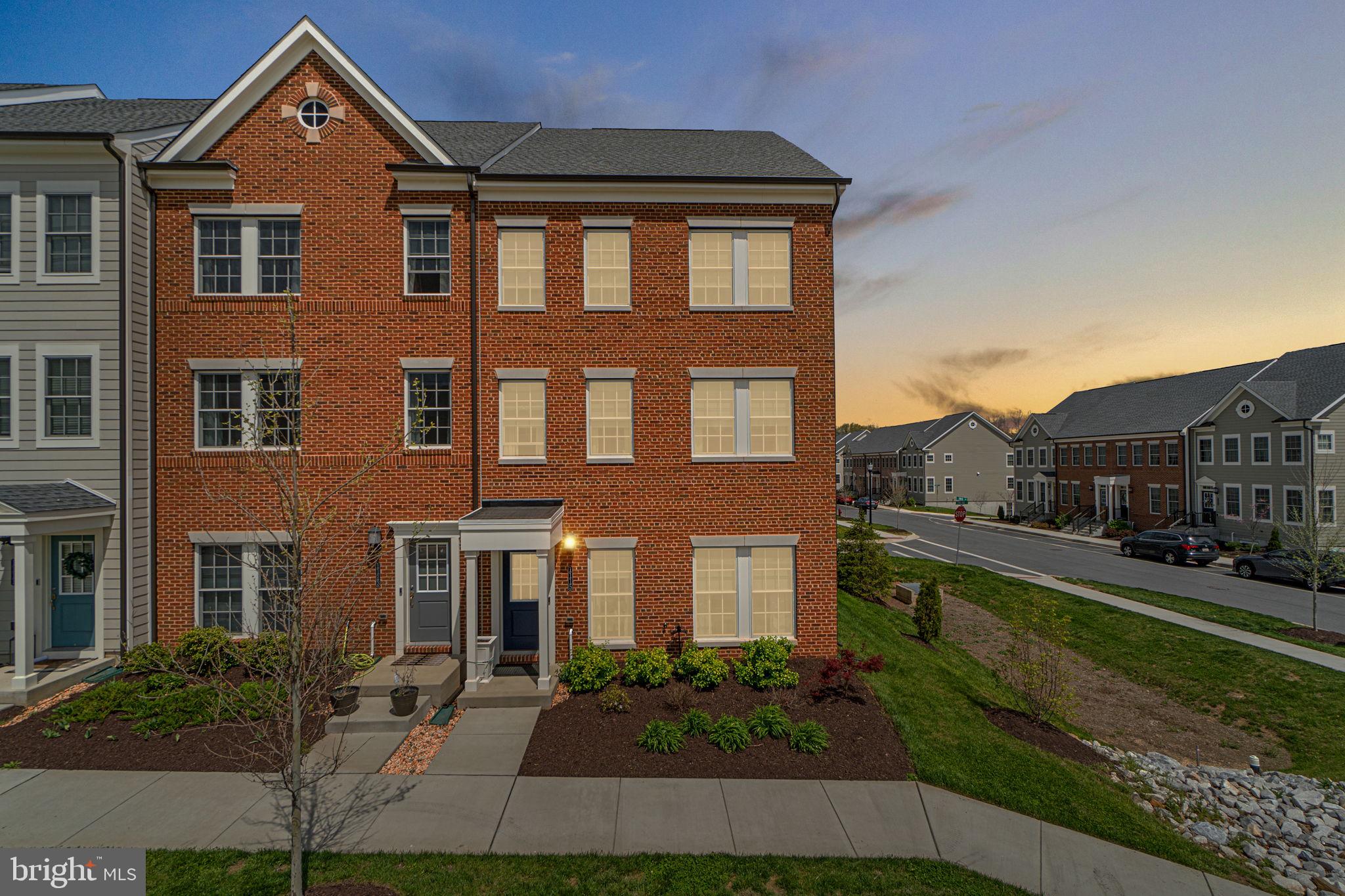 PARKSIDE AT WARFIELD - Residential