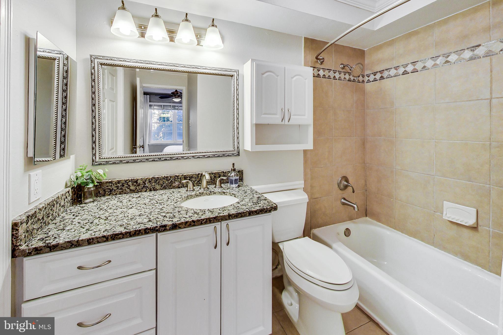 POINTE AT PARK CENTER - Residential