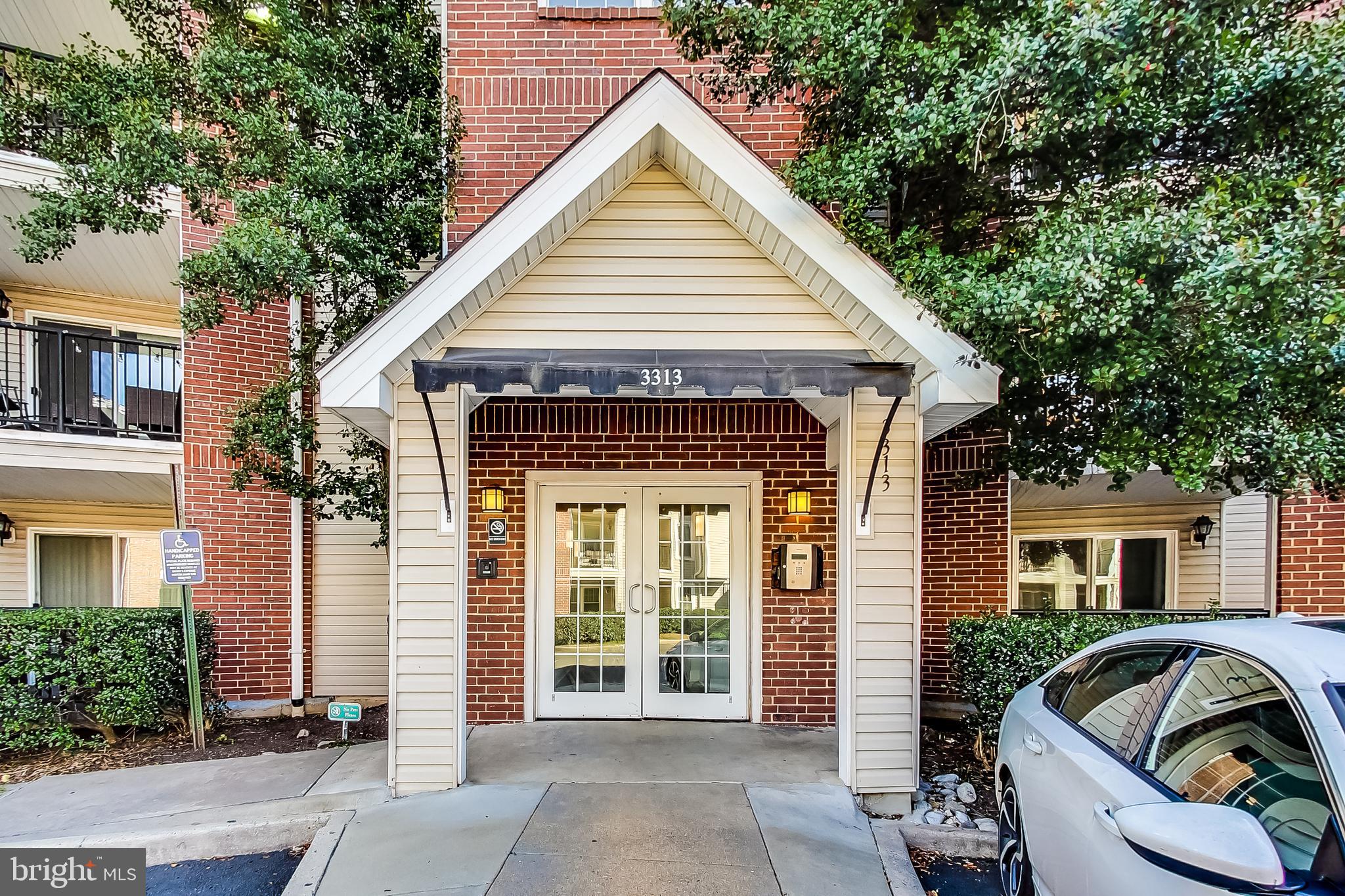POINTE AT PARK CENTER - Residential