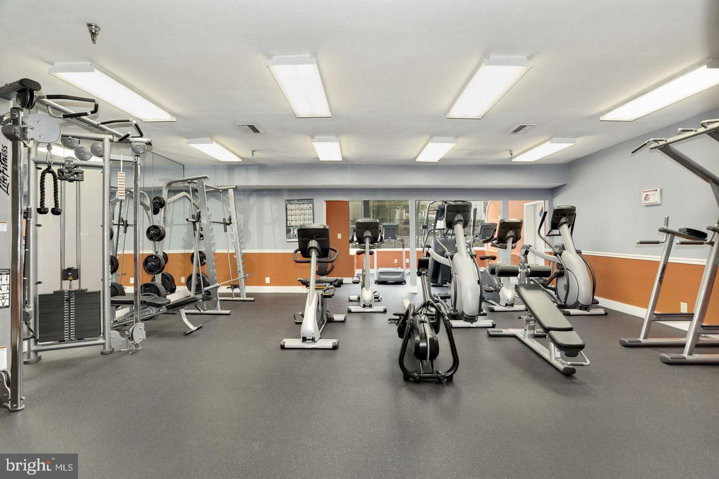 POINTE AT PARK CENTER - Residential