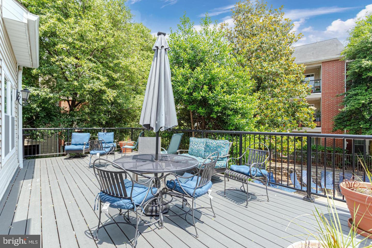 POINTE AT PARK CENTER - Residential