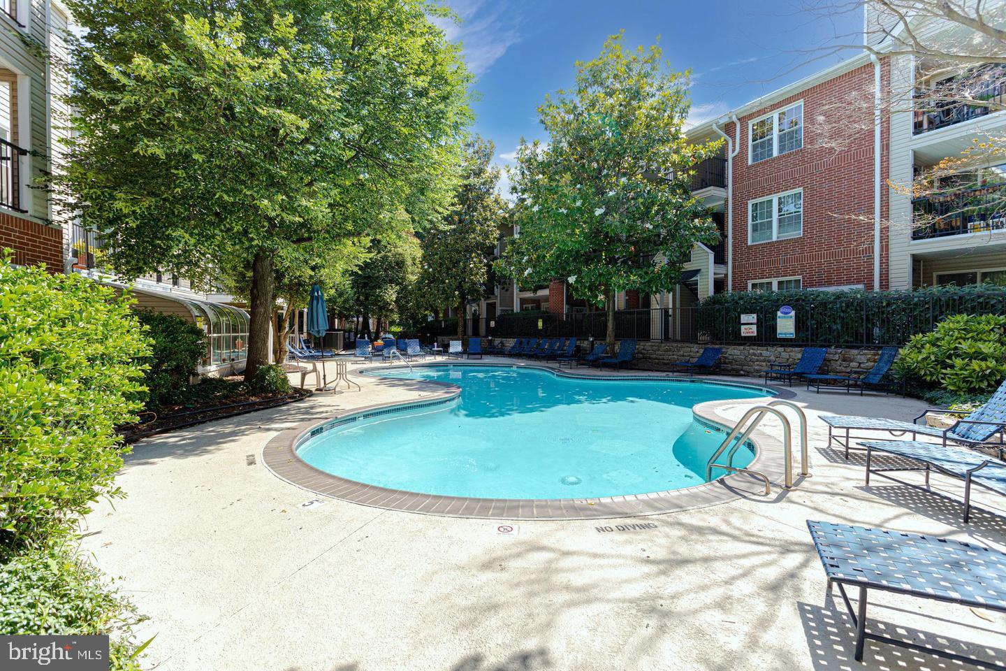 POINTE AT PARK CENTER - Residential
