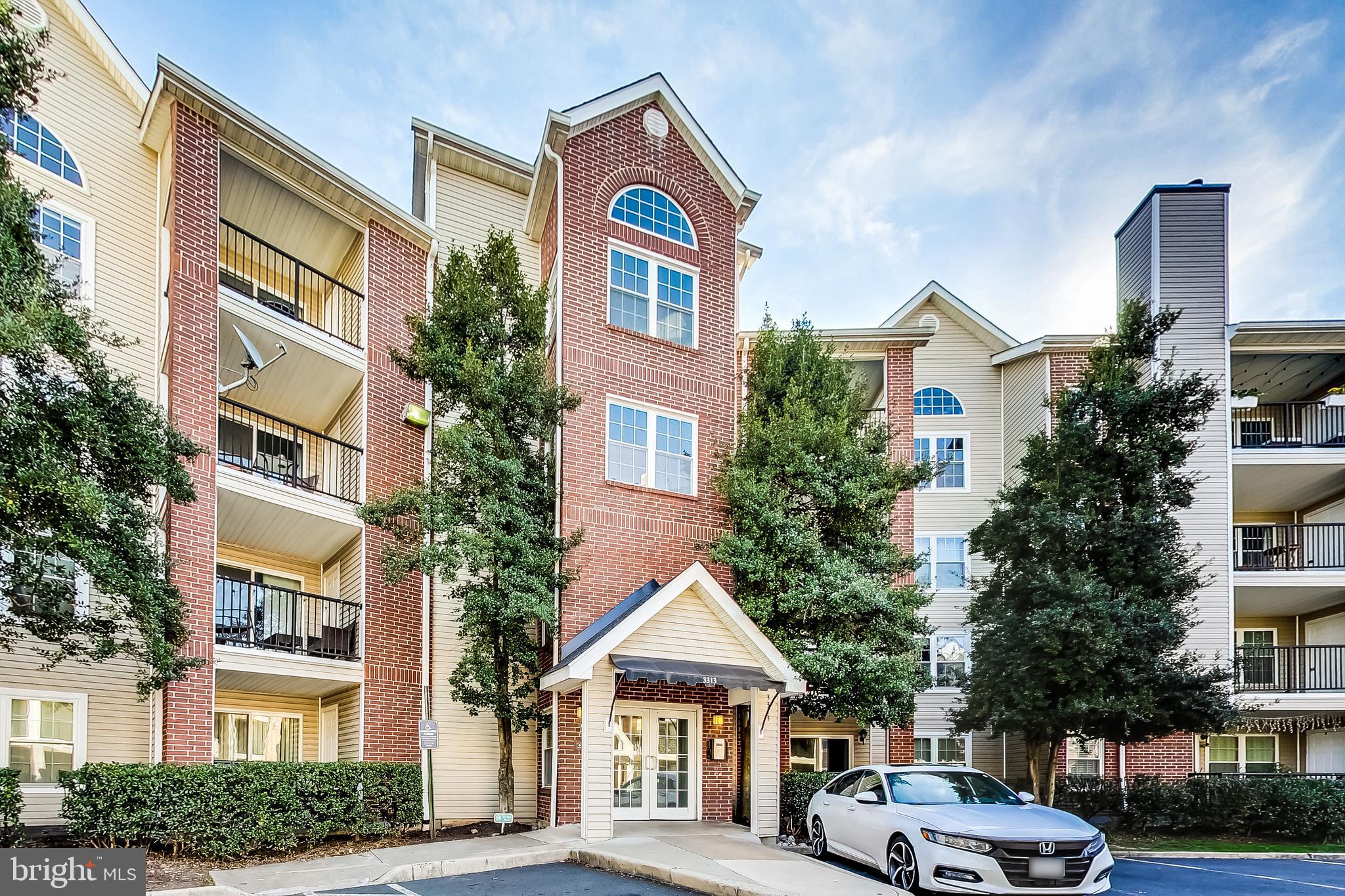 POINTE AT PARK CENTER - Residential