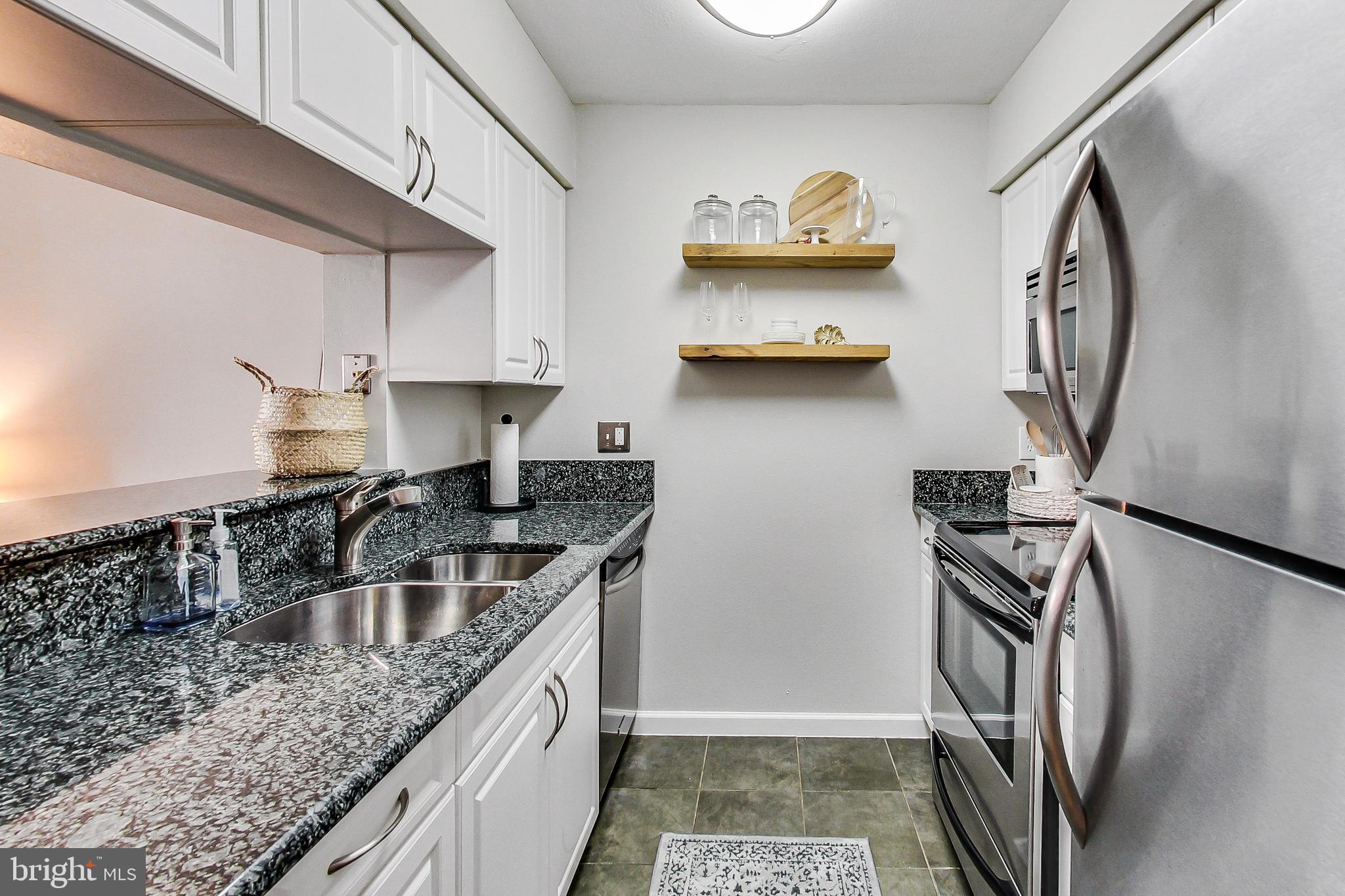 POINTE AT PARK CENTER - Residential