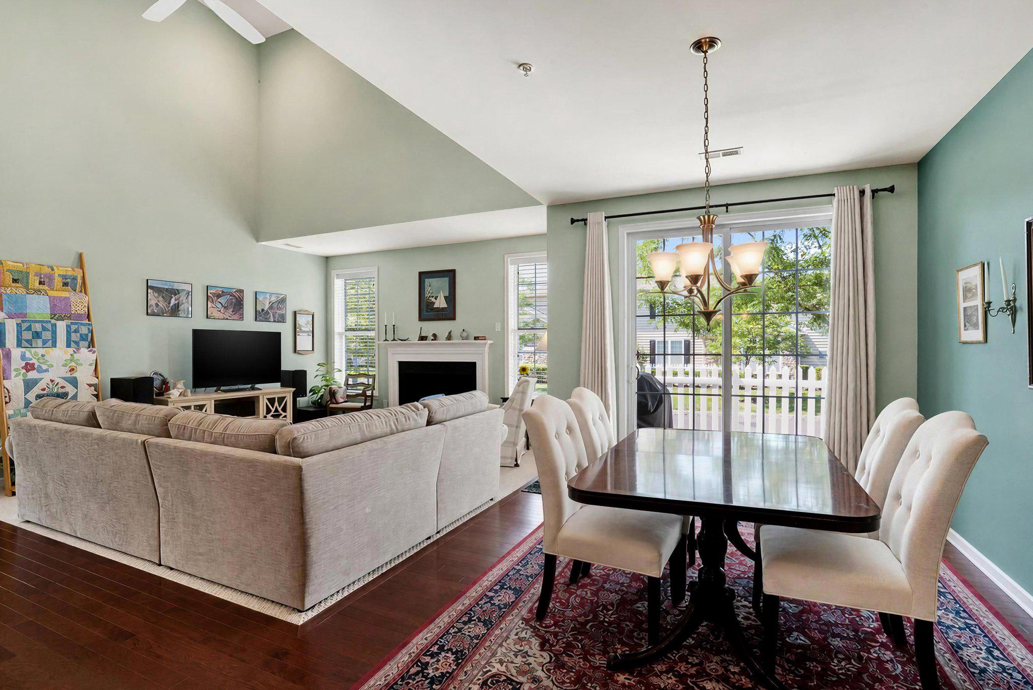 REGENCY AT HILLTOWN - Residential