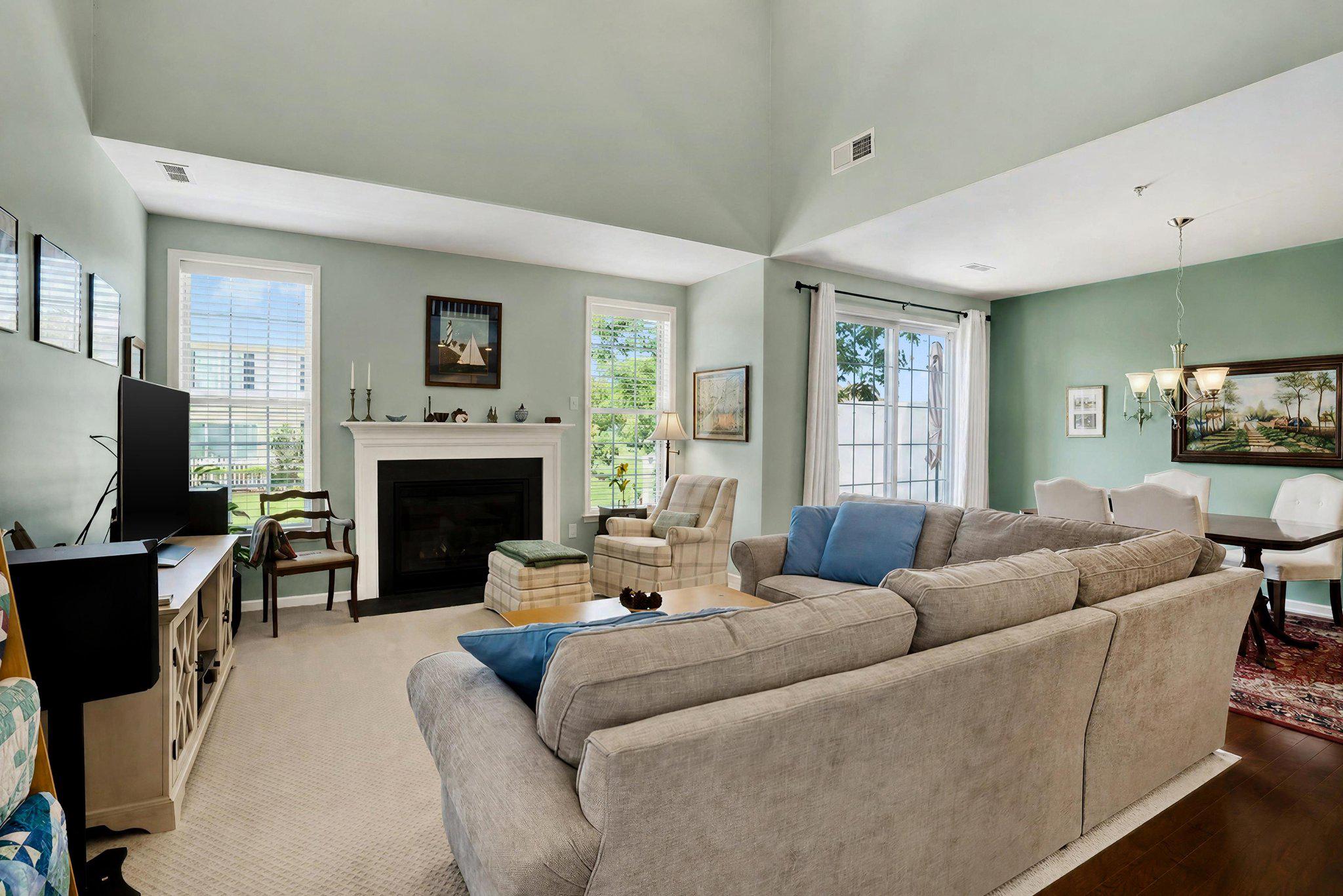 REGENCY AT HILLTOWN - Residential