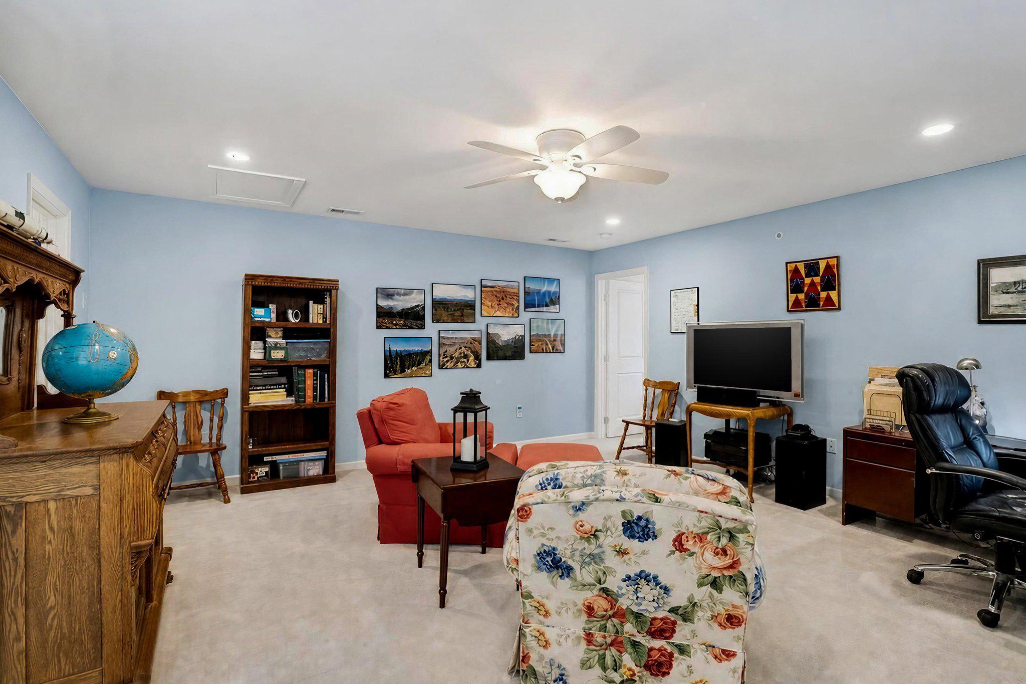 REGENCY AT HILLTOWN - Residential