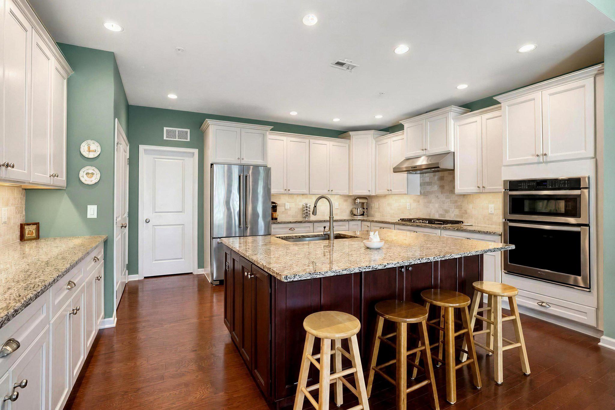REGENCY AT HILLTOWN - Residential