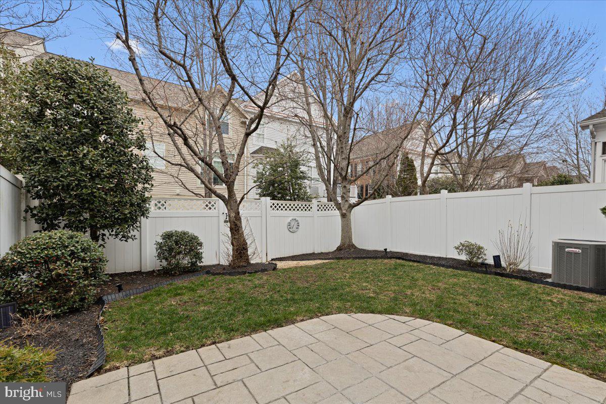 RIVER CREEK - Residential