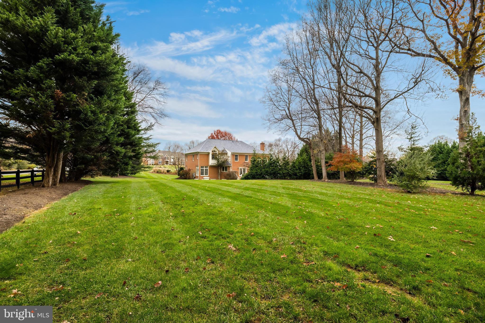 DEERFIELD POND - Residential