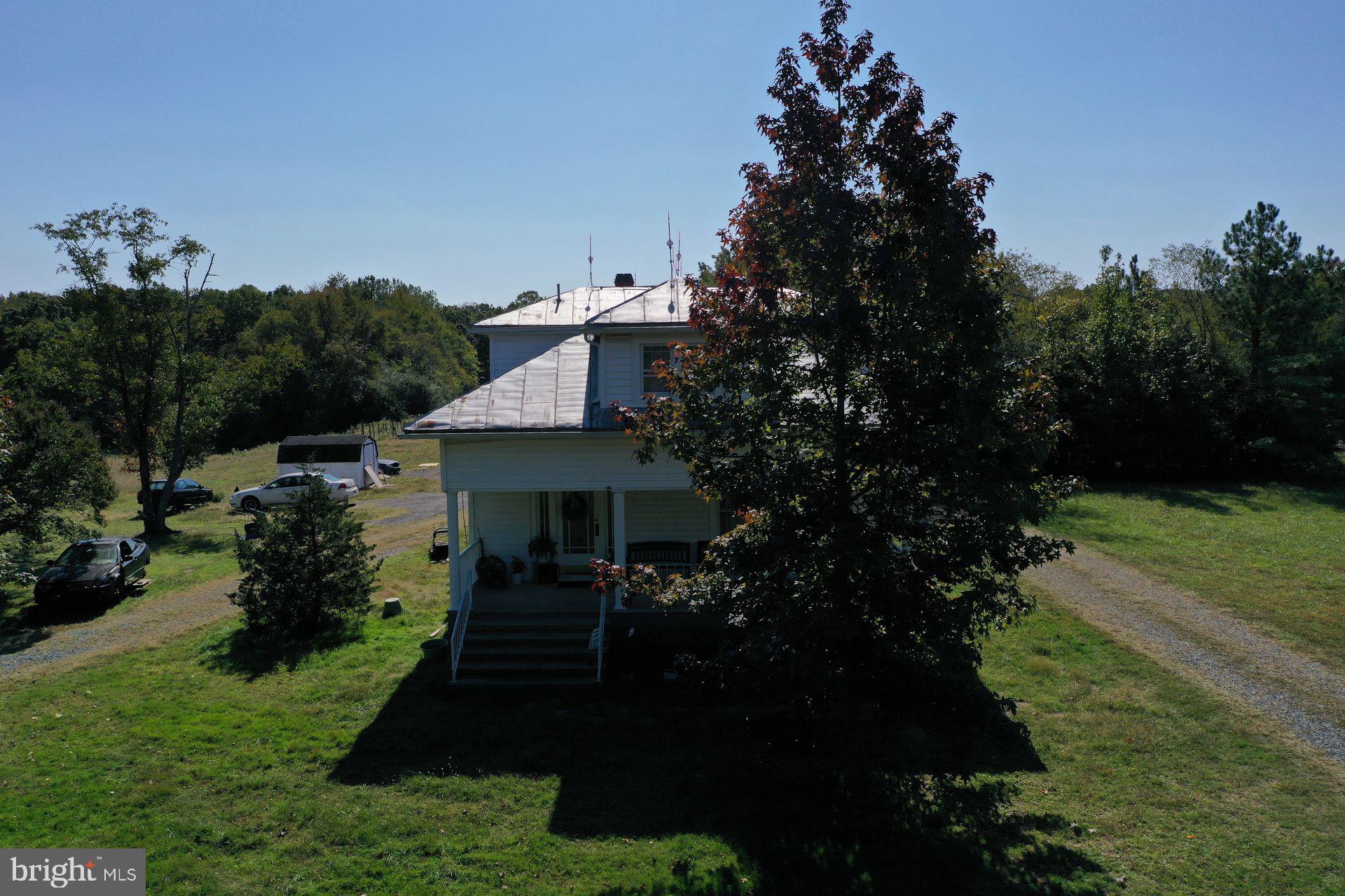 10 ACRE HORSE FARM - Residential