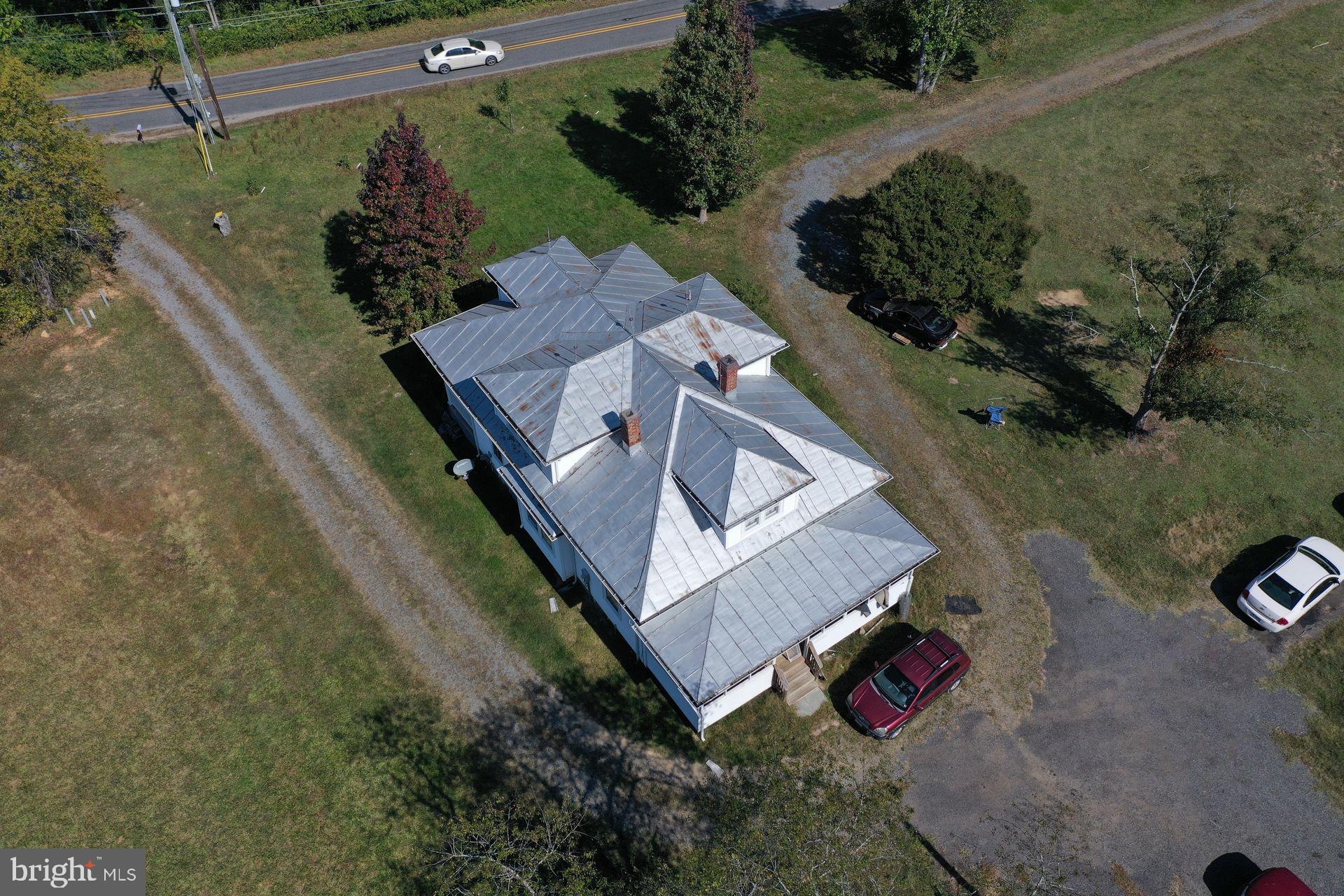 10 ACRE HORSE FARM - Residential