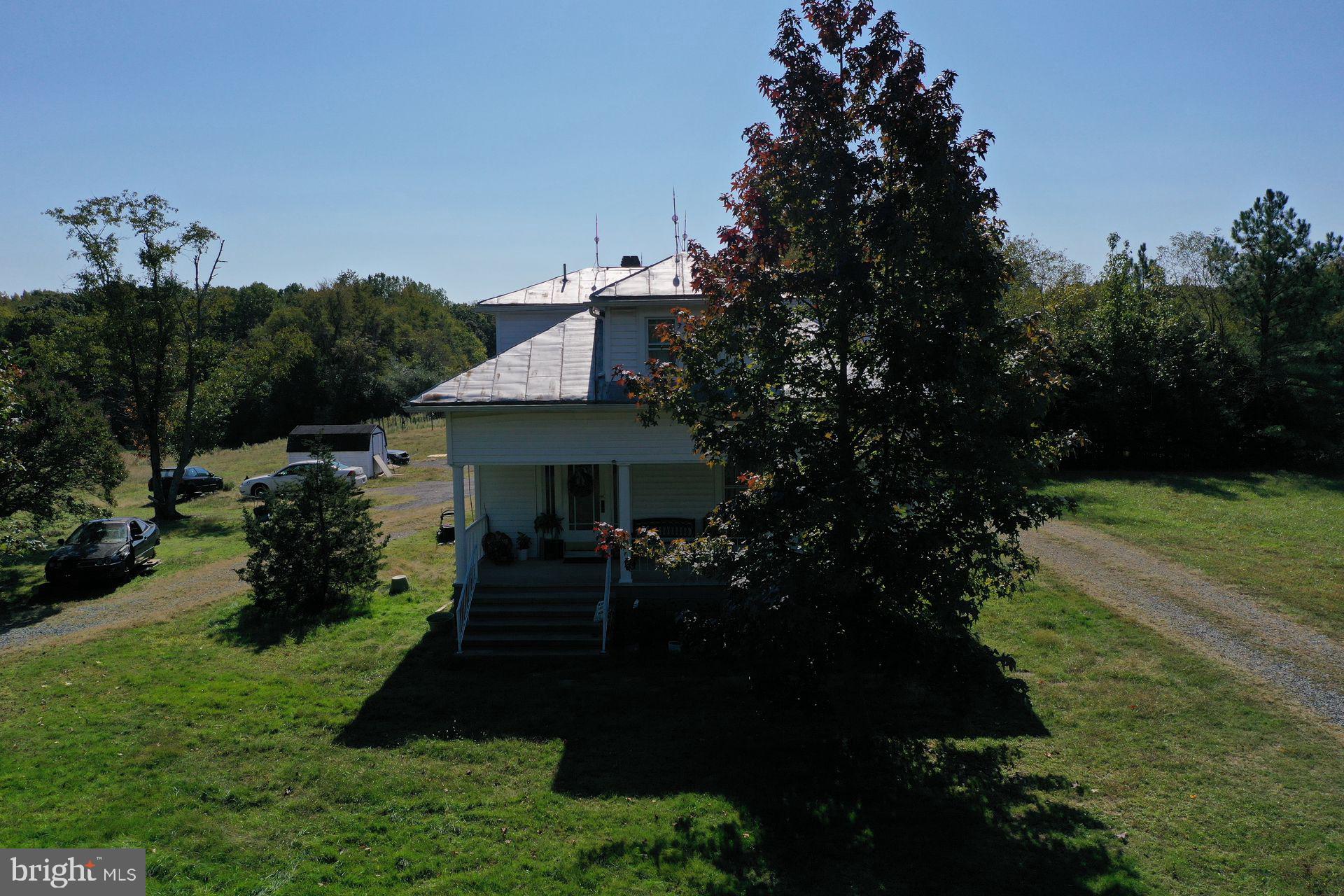10 ACRE HORSE FARM - Residential