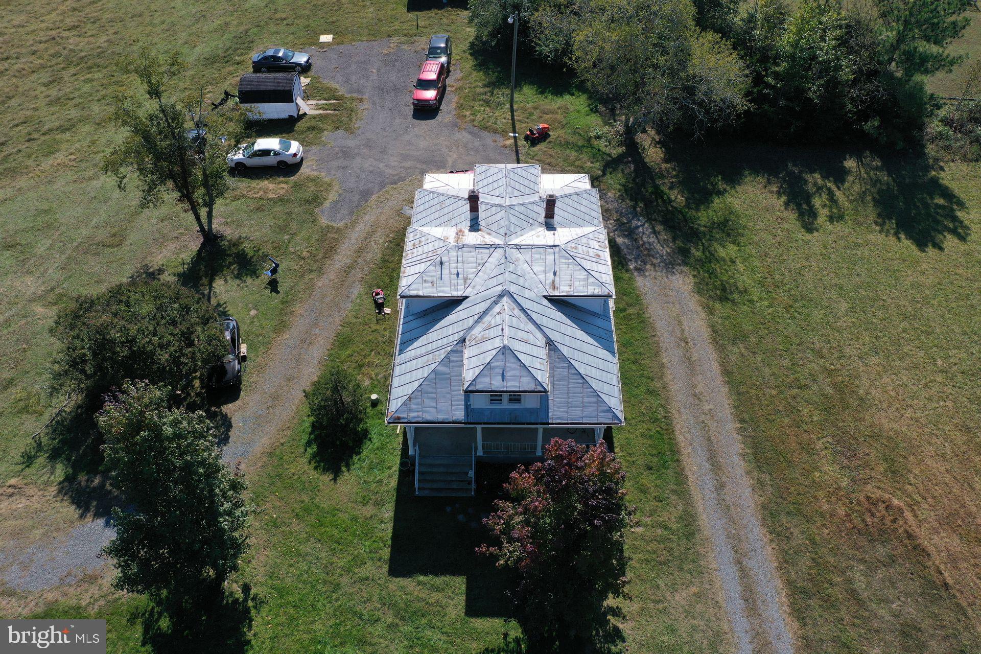 10 ACRE HORSE FARM - Residential