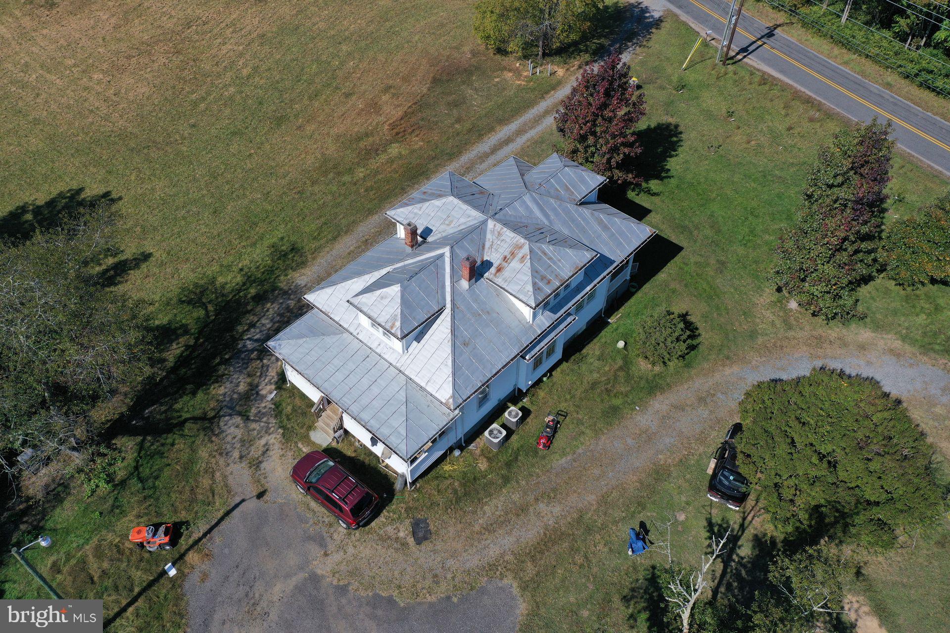 10 ACRE HORSE FARM - Residential