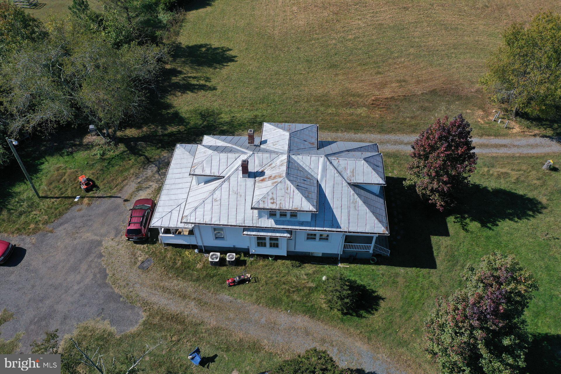 10 ACRE HORSE FARM - Residential